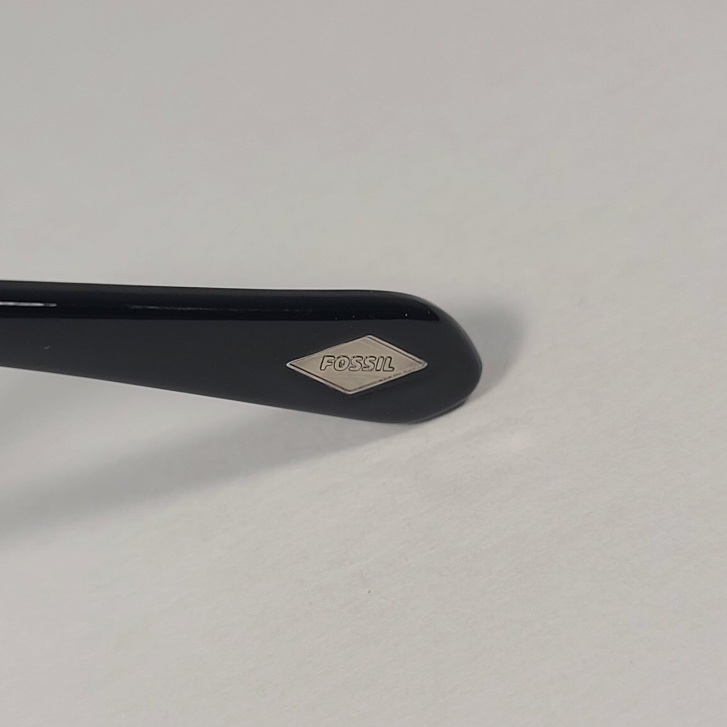 Fossil FM23 Men’s Navigator Sunglasses Black Frame Dark Gray Lens 62mm - Sunglasses