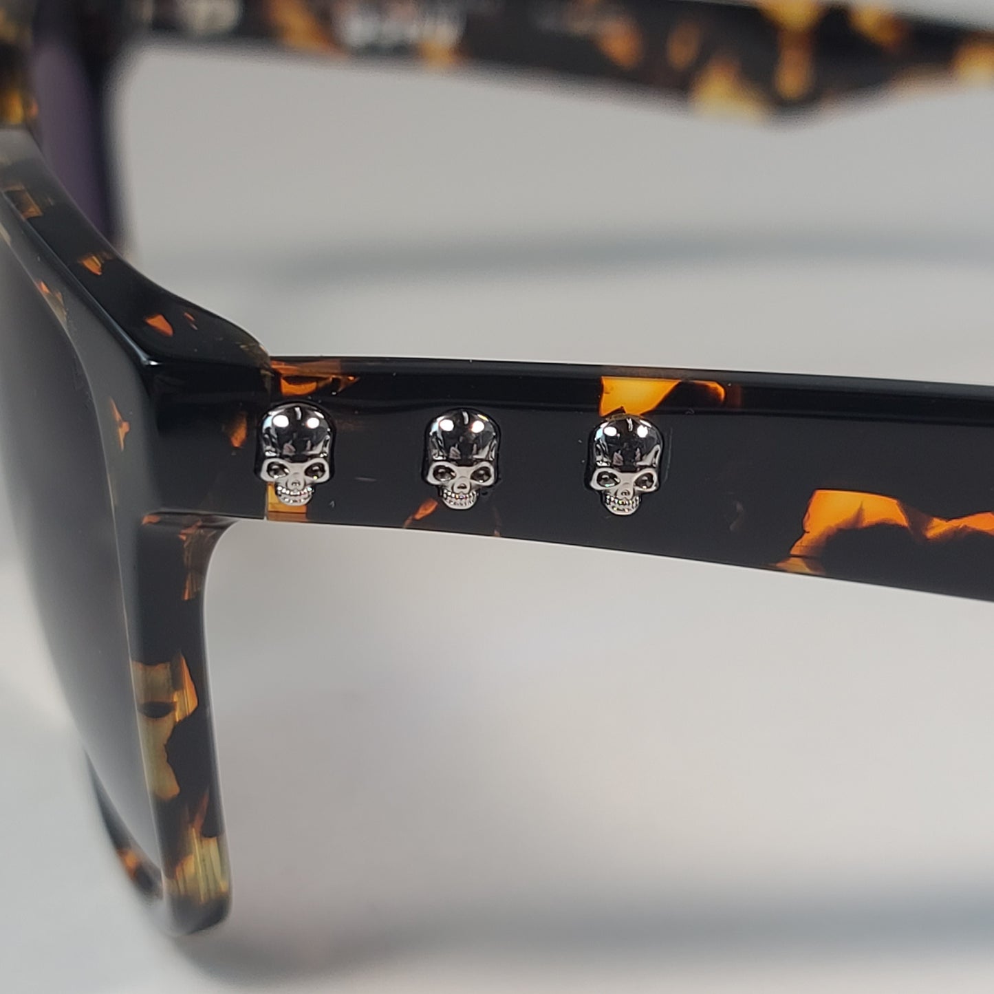 John Varvatos Men’s Polarized Rectangle Skull Sunglasses SJV554 Tortoise & Gray 56mm