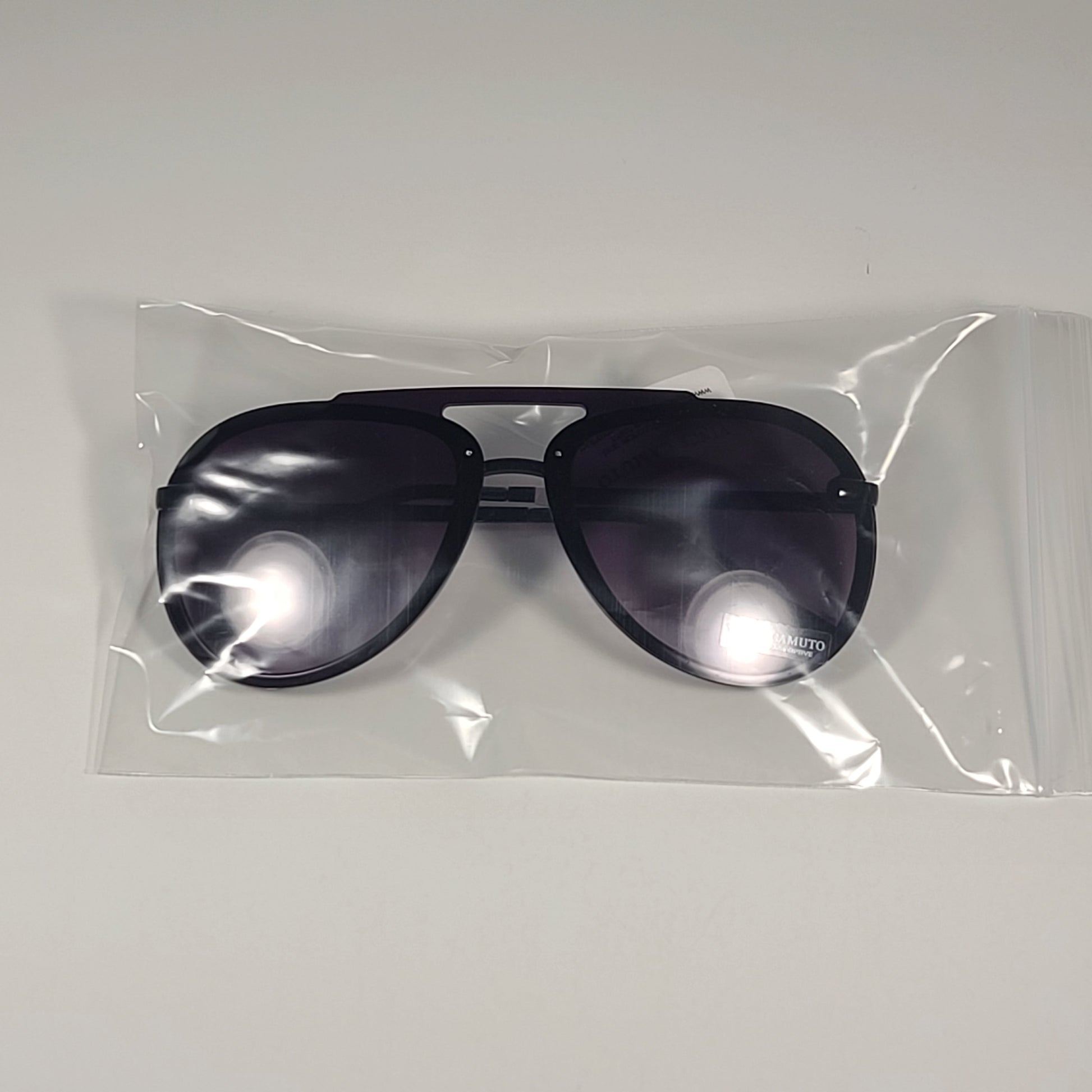 Vince Camuto VC991 BLK Rimless Aviator Sunglasses Black Frame Smoke Gradient Lens - Sunglasses