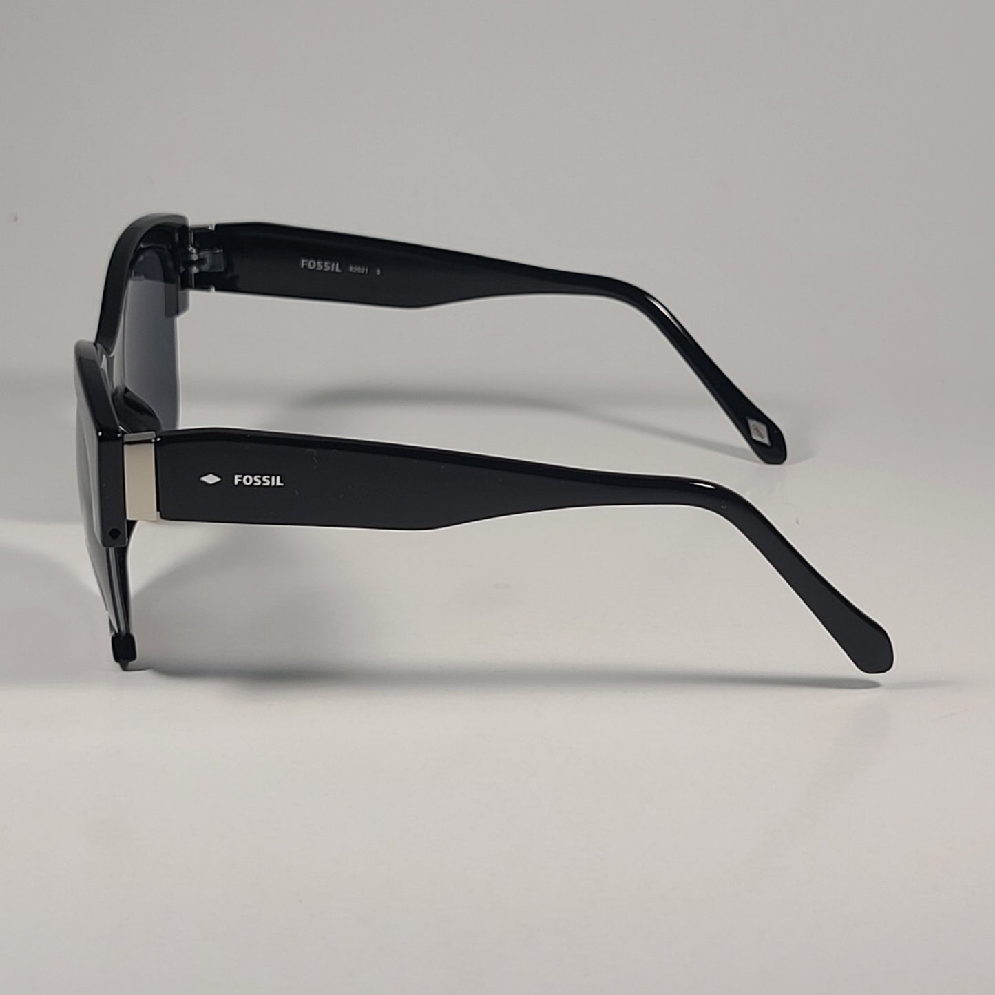 Fossil FW197 Cat Eye Oversize Sunglasses Black Frame Gray Tinted Lens 56mm - Sunglasses