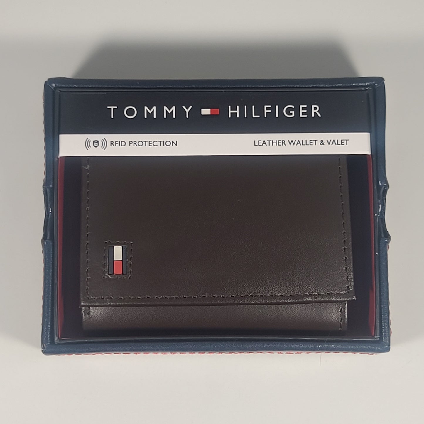 Tommy Hilfiger Men’s Trifold Brown Leather RFID Protection Wallet And Valet 31HP110019 - Wallets