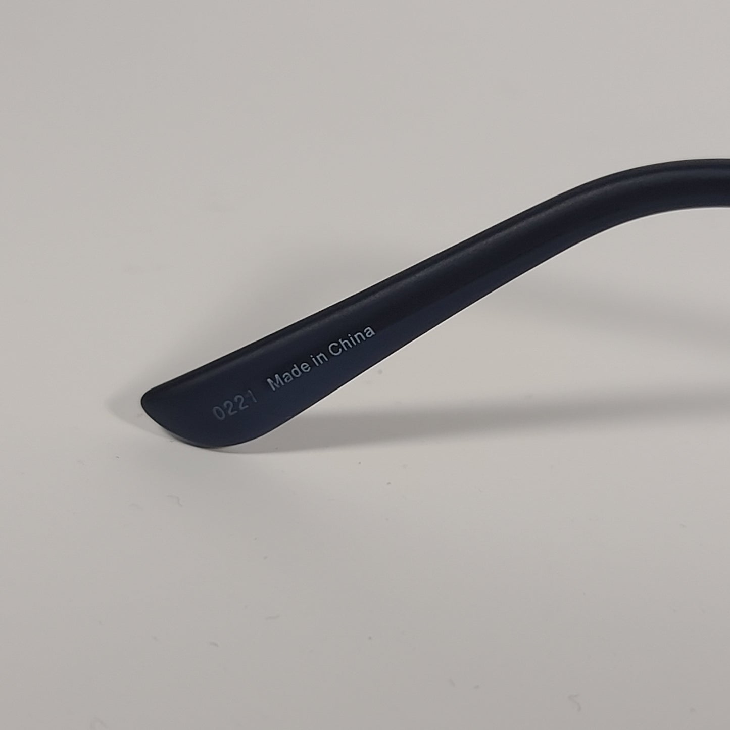 Guess Navigator Sunglasses Navy Blue Metal Frame Smoke Gradient Lens GF0184 92B - Sunglasses