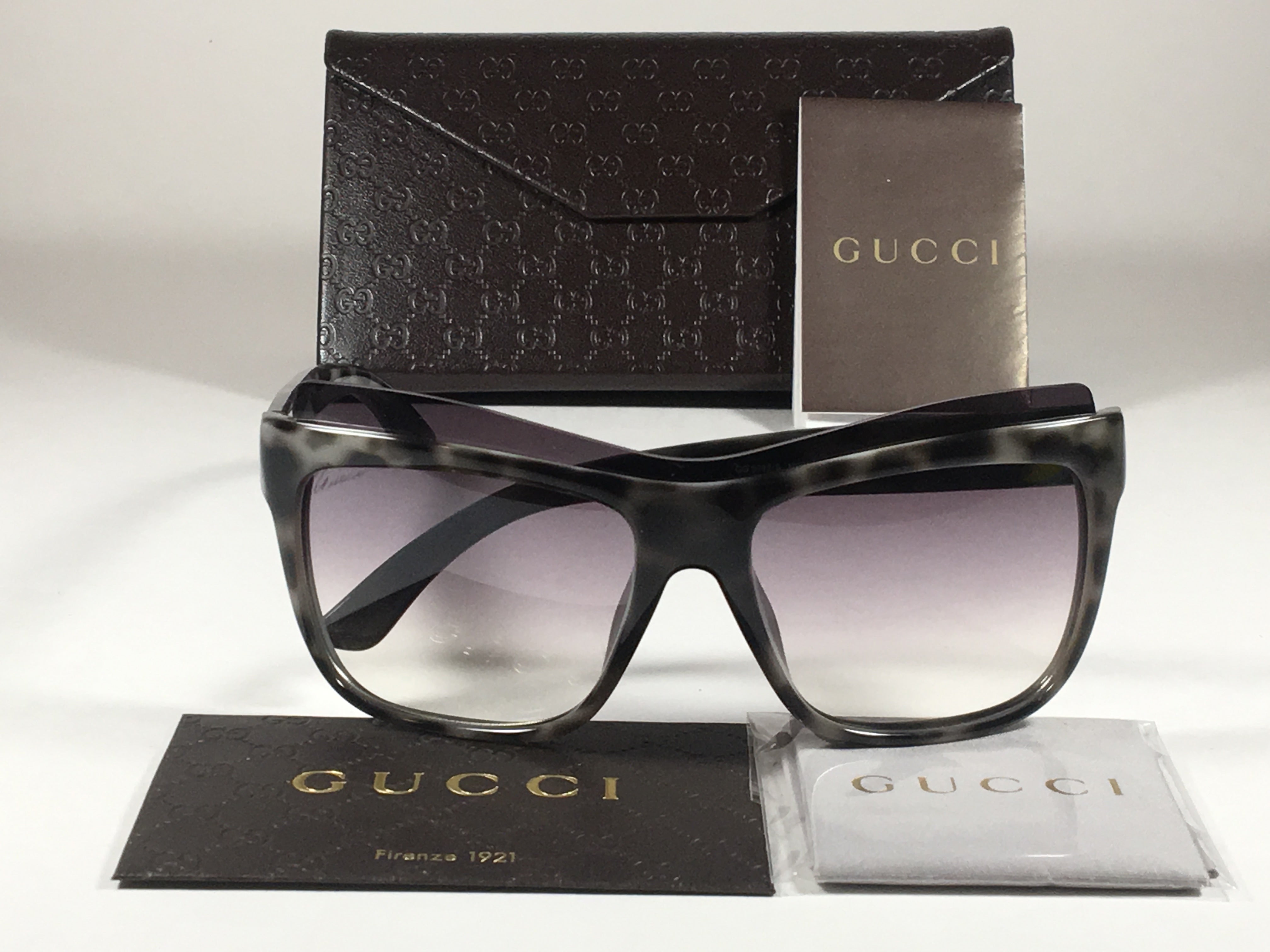Gucci Gradient Shield Sunglasses Gucci Unisex Shield/Wrap Gold Silver Grey Fashion Designer  main image 4