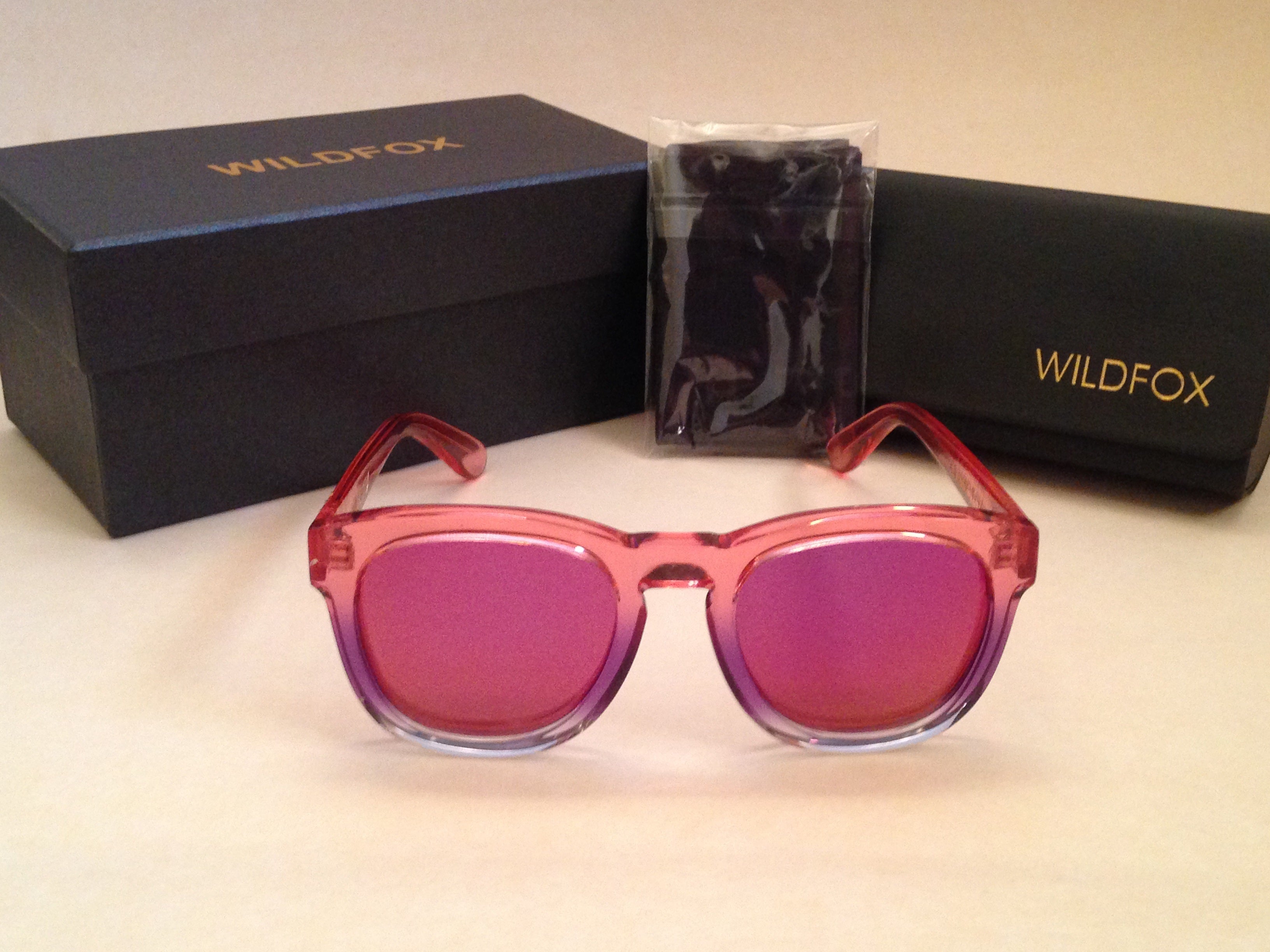 NWOT WILDFOX Monroe Sheer Pink Frame SUNGLASSES Classic Fox 94036 Wildfox Classic Fox Sunglasses Square Nightfall Pink Clear  main image 4