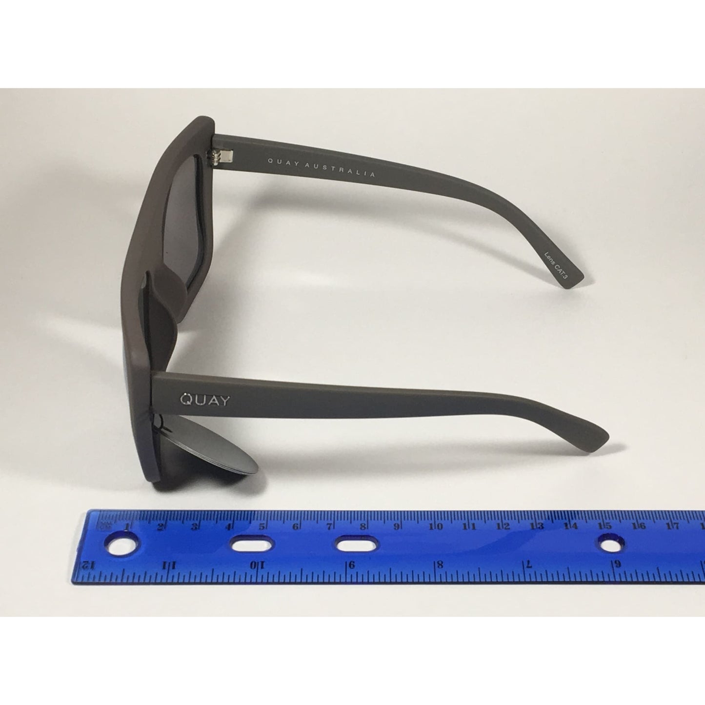 Quay Australia QU000183 GRY/SLV Cafe Racer Sunglasses Large Square Shield Matte Gray Silver Mirror Lens - Sunglasses