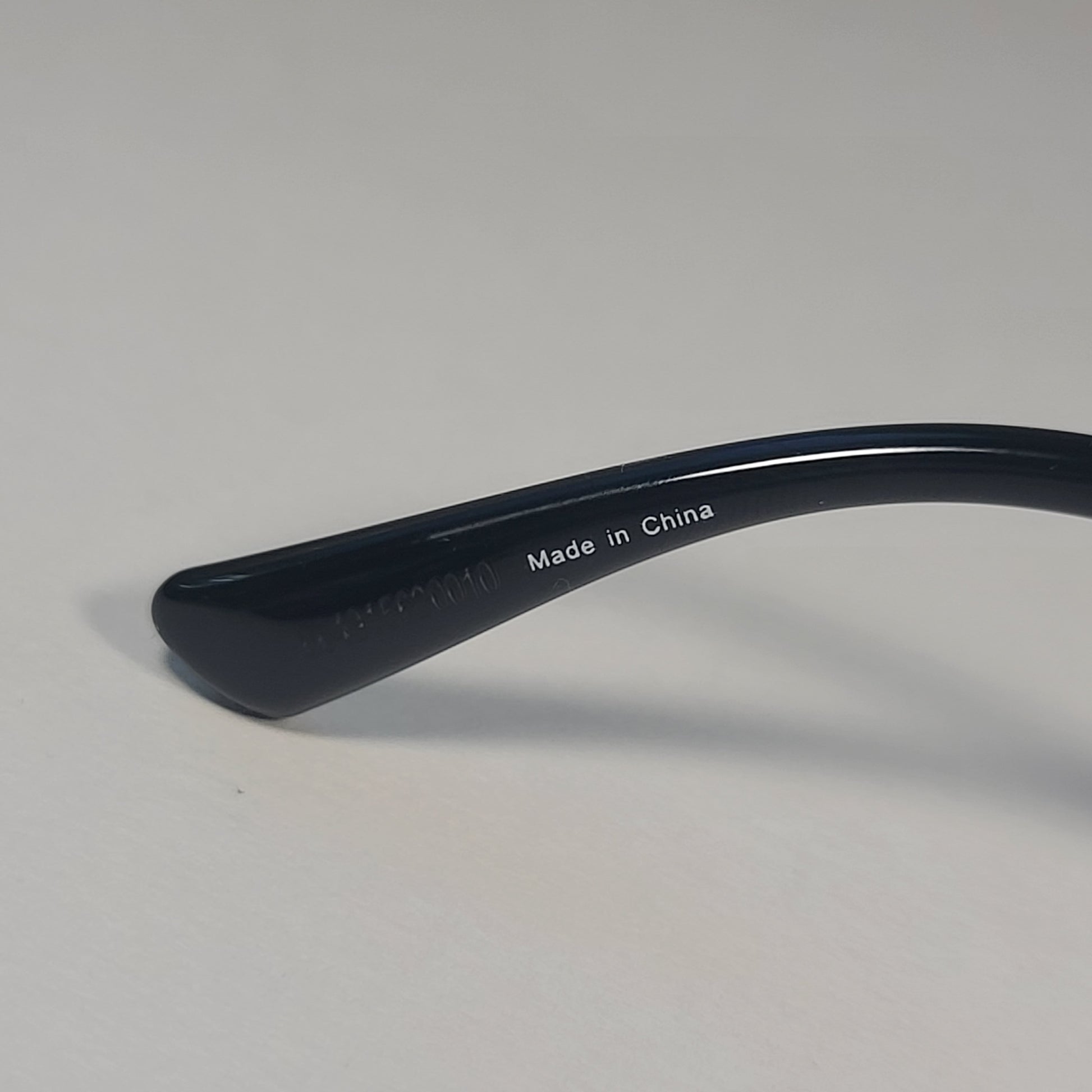 Guess Pilot Sunglasses Shiny Black Frame Gray Smoke Gradient Lens GF0221 01B - Sunglasses