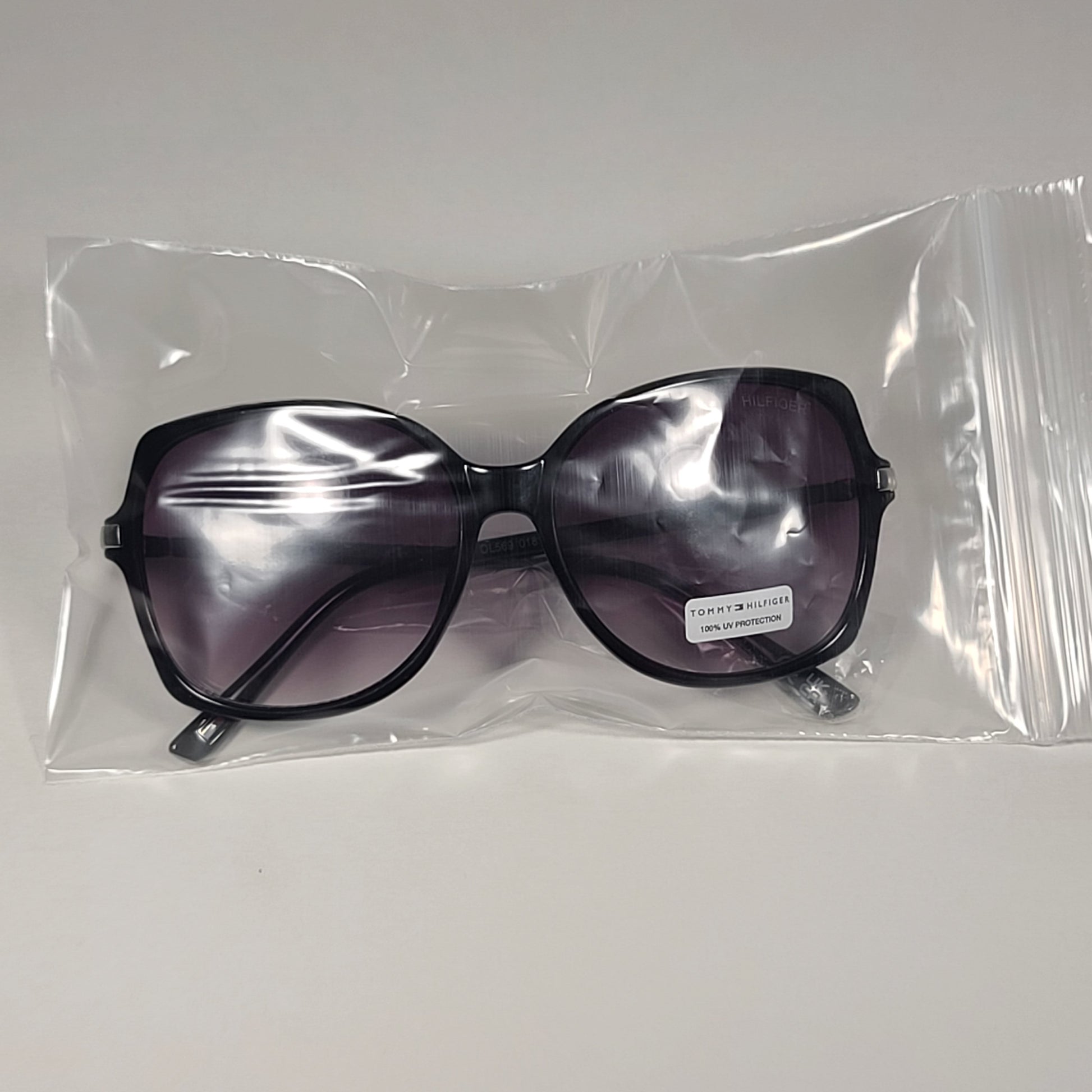 Tommy Hilfiger WP OL569 Oversize Butterfly Sunglasses Shiny Black Smoke Gradient Lens - Sunglasses