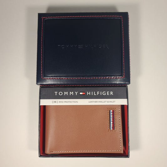 Tommy Hilfiger Men’s Bifold Tan Leather RFID Wallet & Valet Passcase 31HP220032 - Wallets