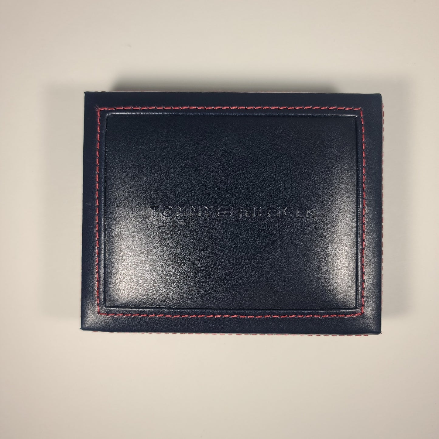 Tommy Hilfiger Men’s Trifold Black Leather RFID Wallet & Valet Passcase 31HP110052 - Wallets