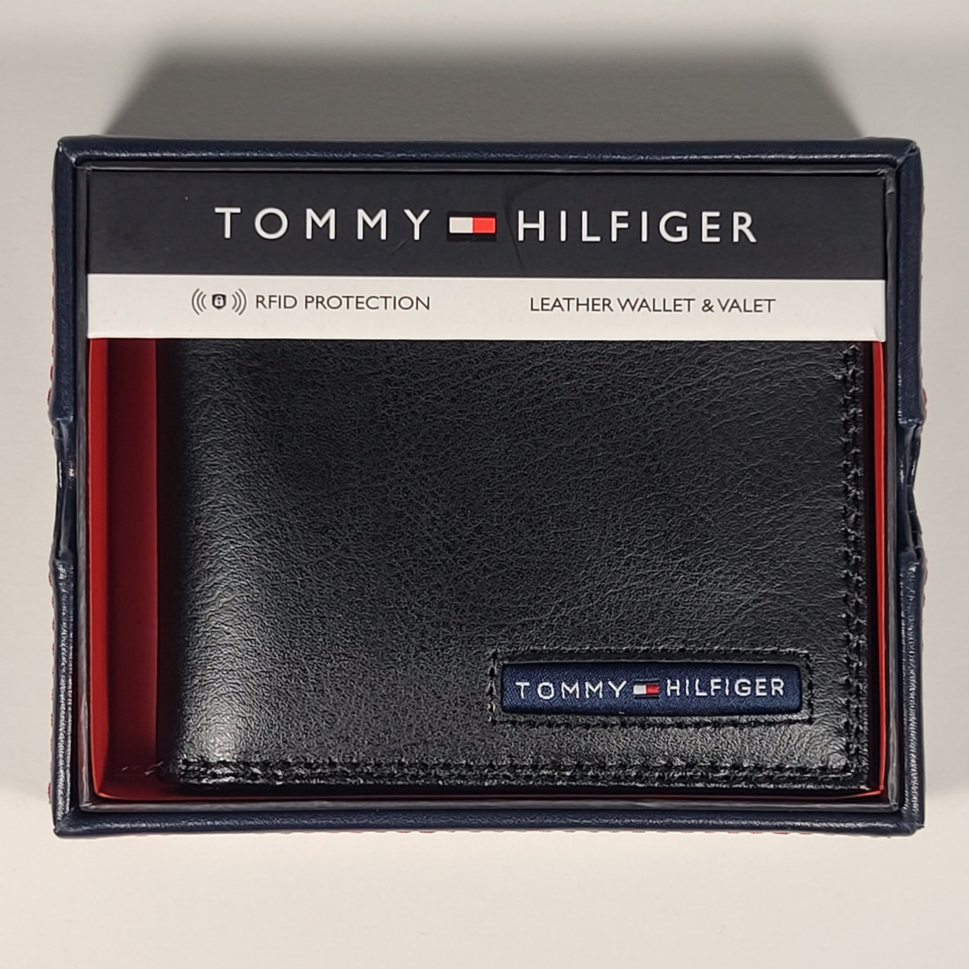 Tommy Hilfiger Men's Bifold Black Leather RFID Wallet Valet