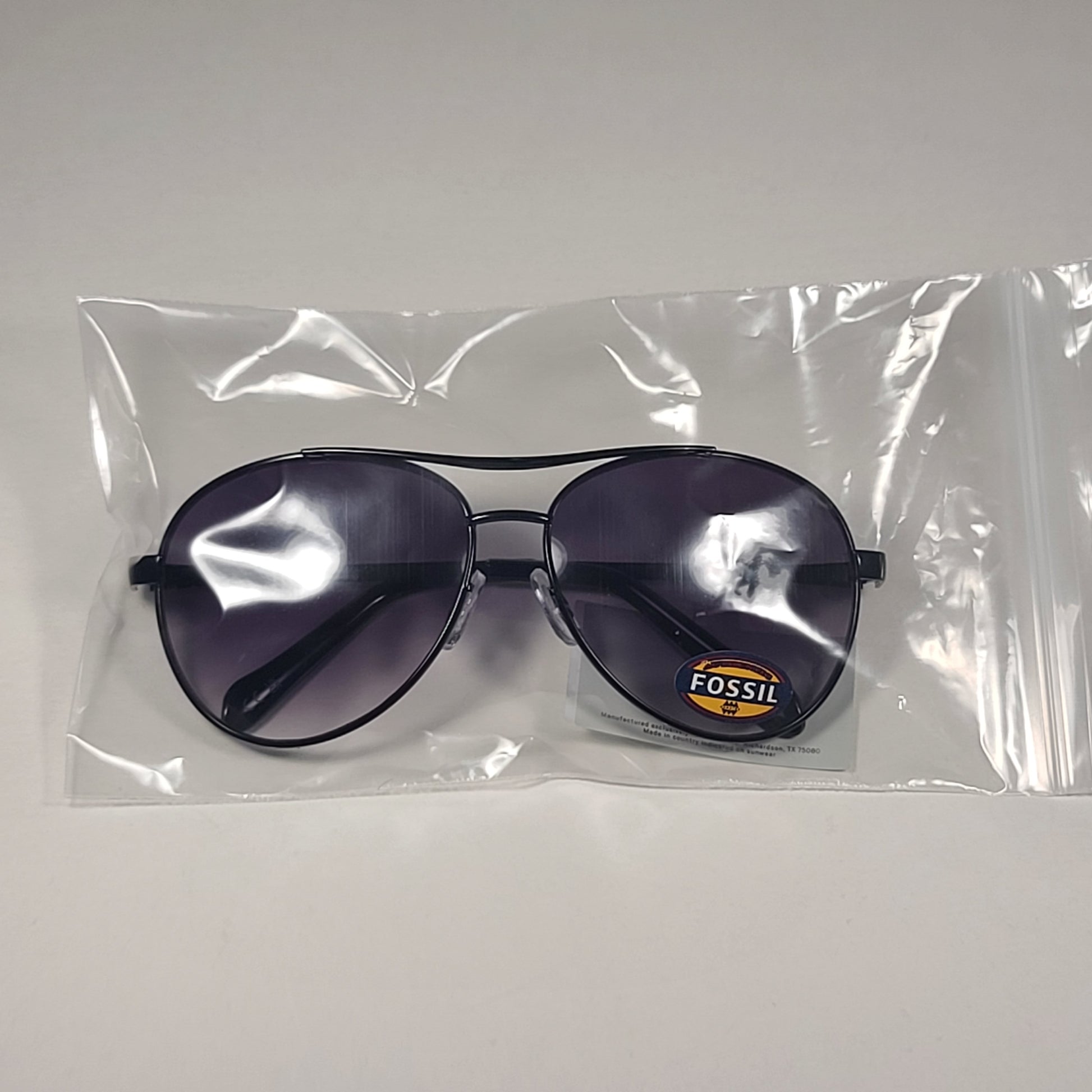 Fossil FW51 Pilot Sunglasses Black Frame & Smoke Gray Gradient Lens - Sunglasses