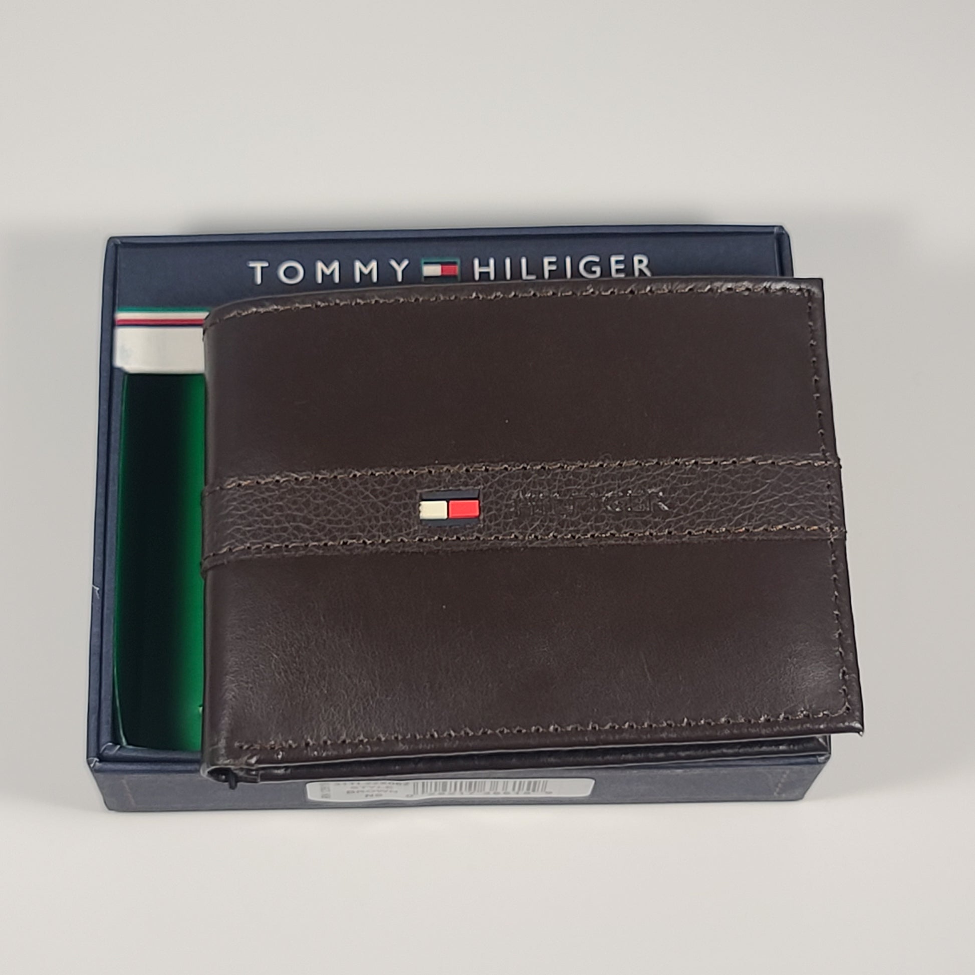 Tommy Hilfiger Men’s Bifold Brown Leather Ranger Wallet 31TL22X062 - Wallets