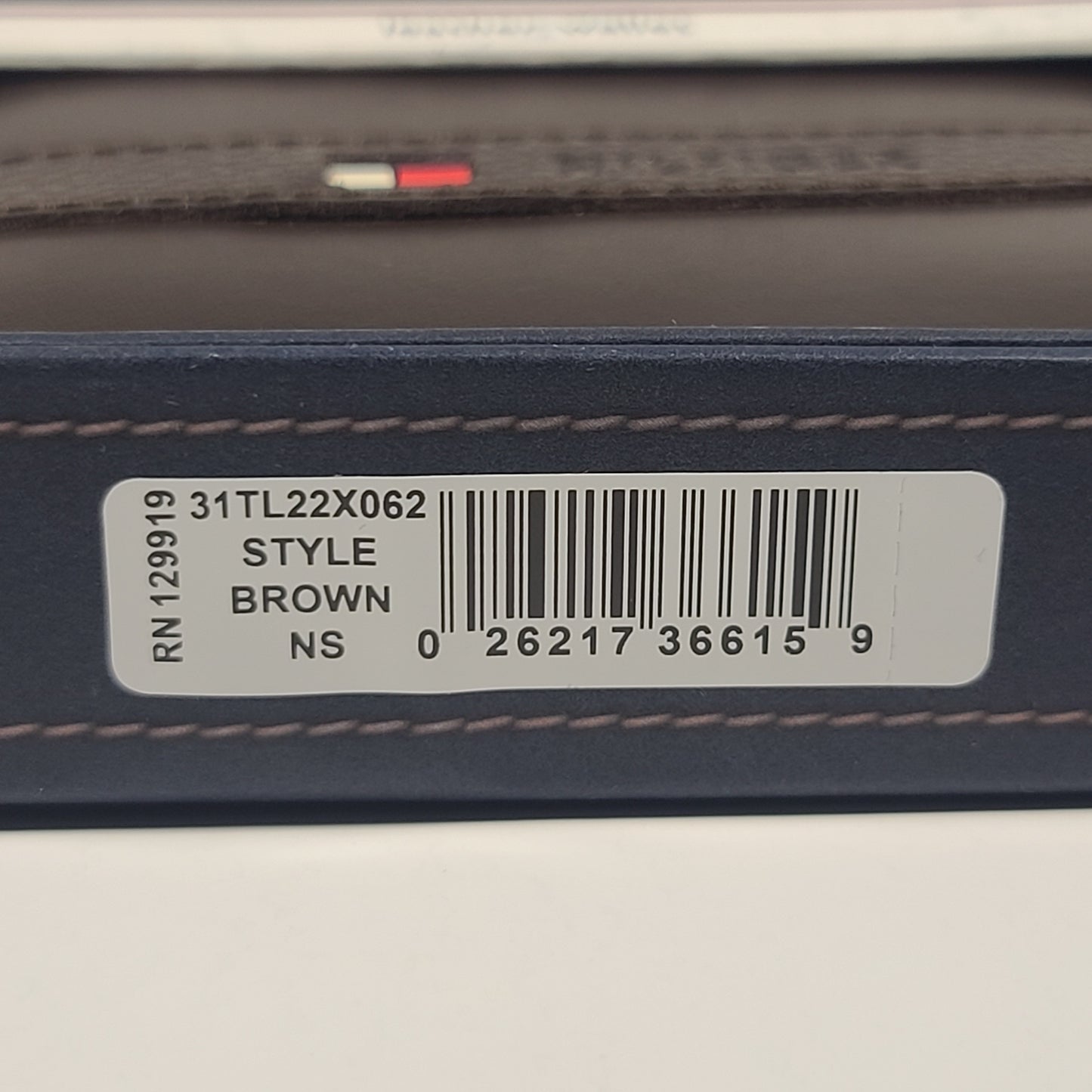 Tommy Hilfiger Men’s Bifold Brown Leather Ranger Wallet 31TL22X062 - Wallets