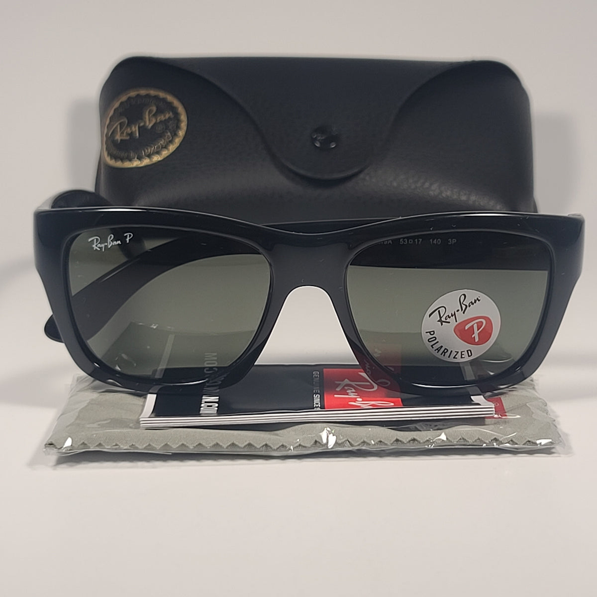 Ray-Ban New Wayfarer Classic Polarized Sunglasses Black  display picture 3