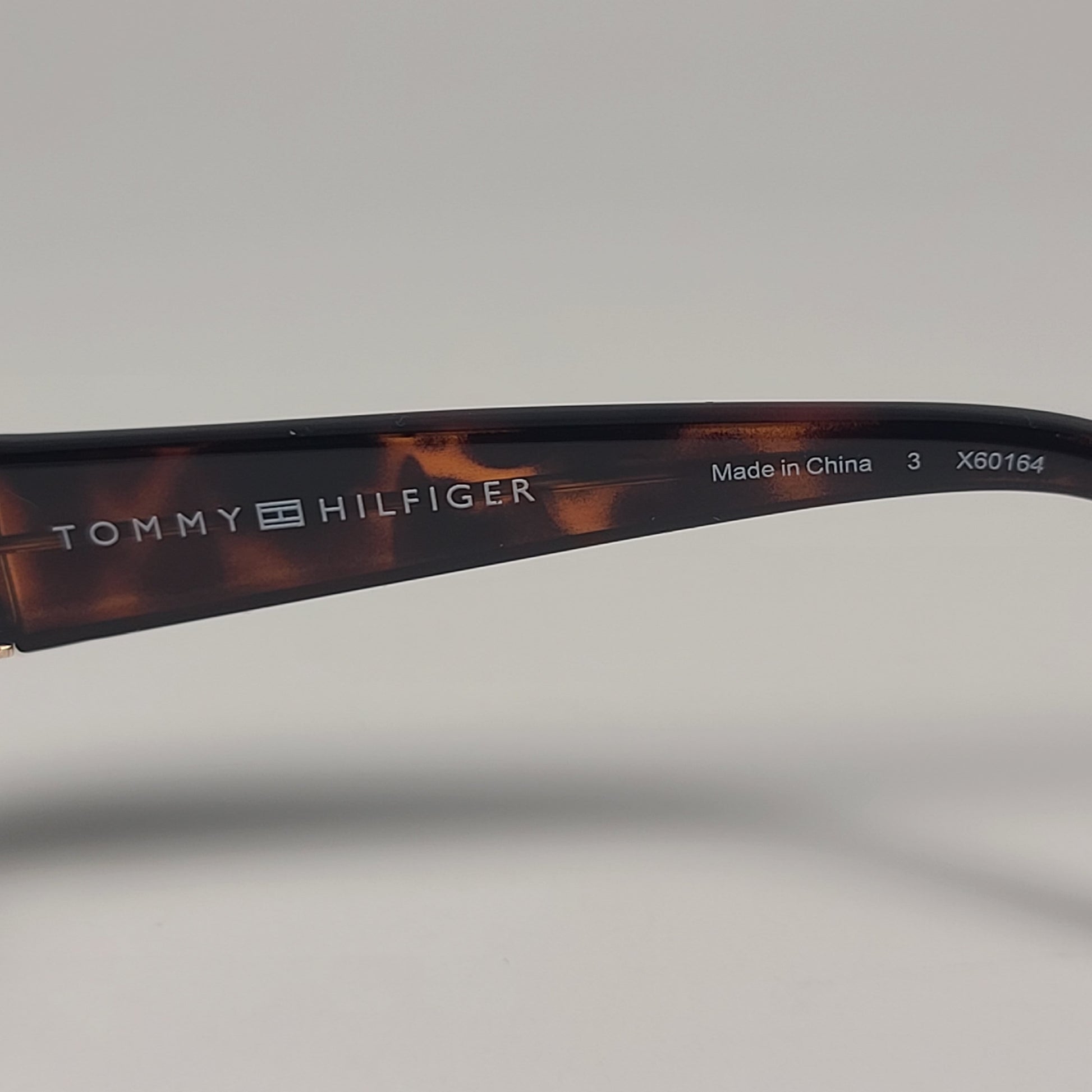 Tommy Hilfiger WP OL621 Oval Sunglasses Brown Tortoise Gold / Brown Gradient - Sunglasses