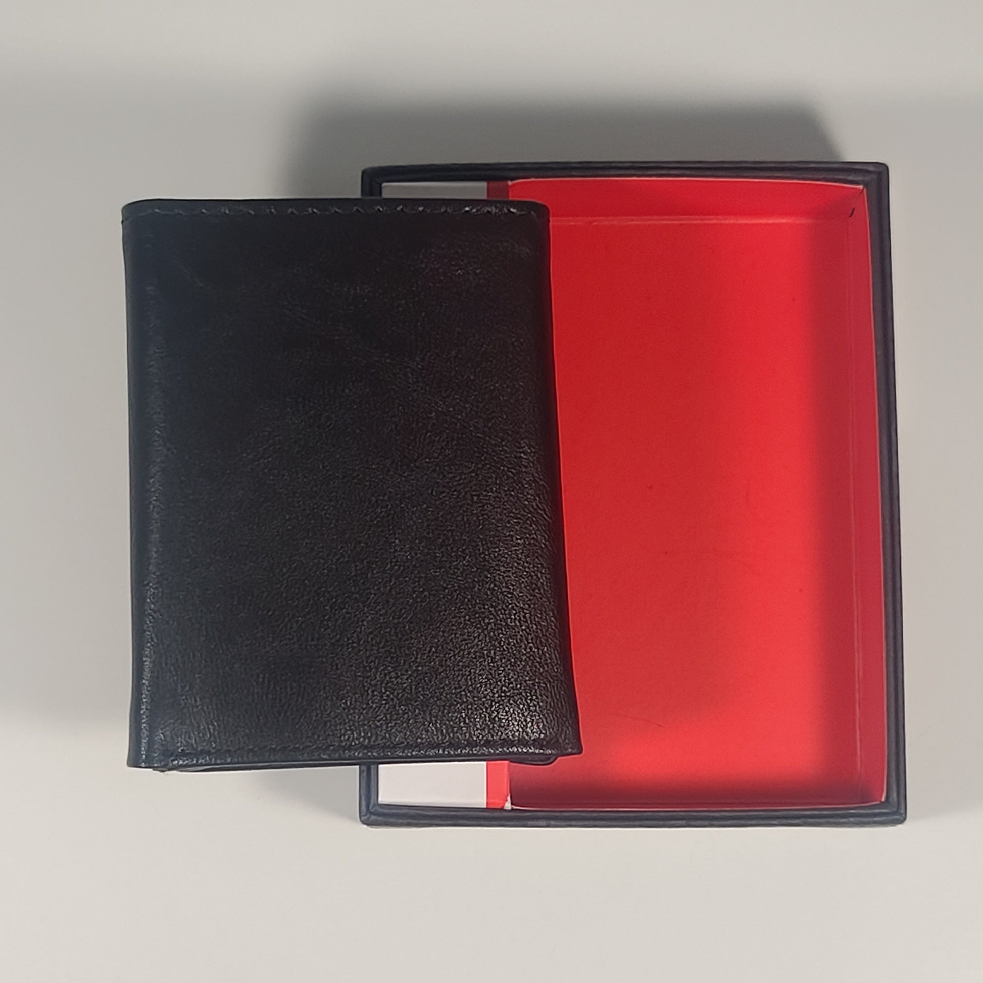 Guess Los Angeles Men’s Trifold G Logo Leather Wallet Black Passcase 31GO1100052 - Wallets