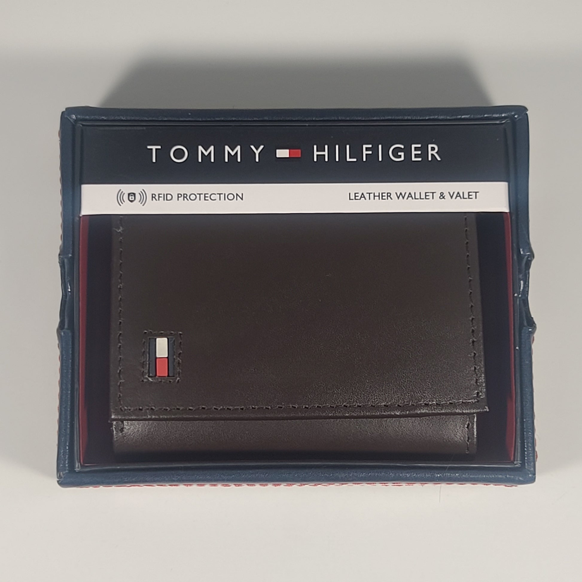 Tommy Hilfiger Men’s Trifold Brown Leather RFID Protection Wallet And Valet 31HP110019 - Wallets
