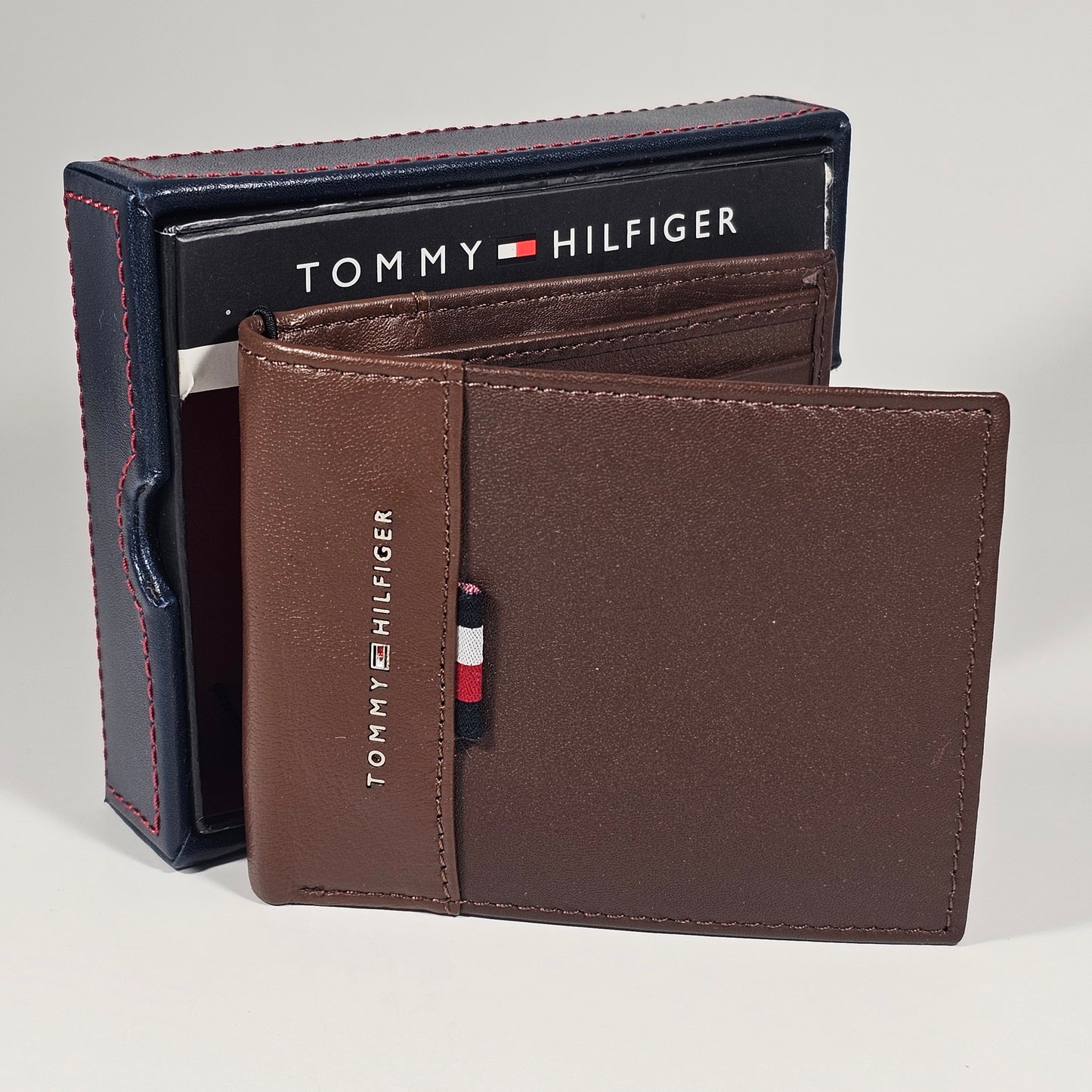 Tommy Hilfiger Men’s Bifold Brown Tan Genuine Leather RFID Wallet 31HP220139 - Wallets