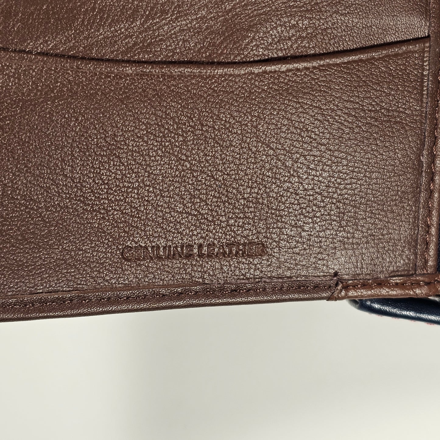 Tommy Hilfiger Men’s Bifold Brown Tan Genuine Leather RFID Wallet 31HP220139 - Wallets