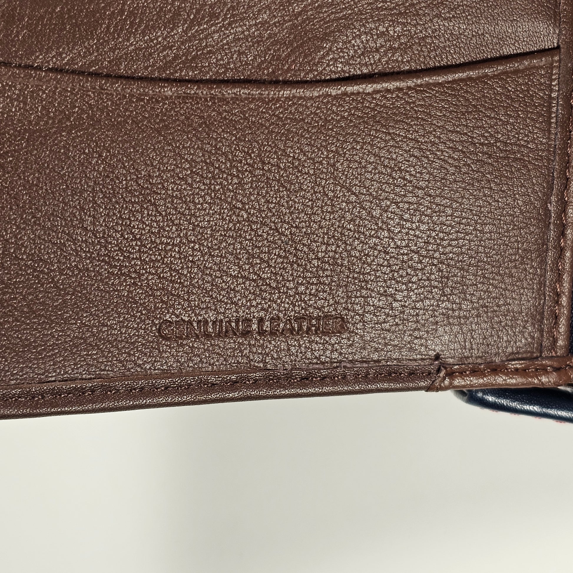 Tommy Hilfiger Men’s Bifold Brown Tan Genuine Leather RFID Wallet 31HP220139 - Wallets