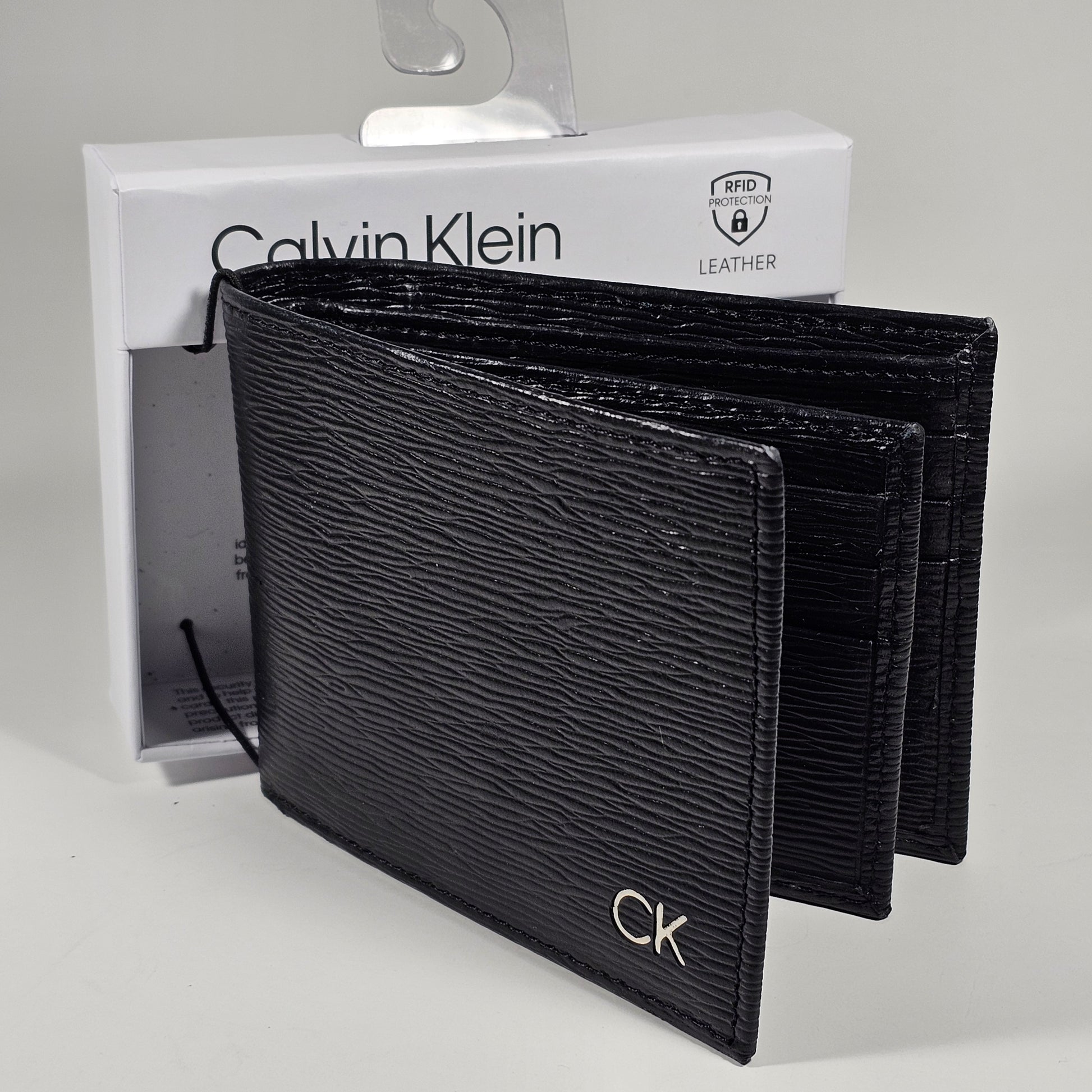 Calvin Klein Men’s Bifold Black Genuine Leather RFID Passcase Wallet 31KA220003 - Wallets