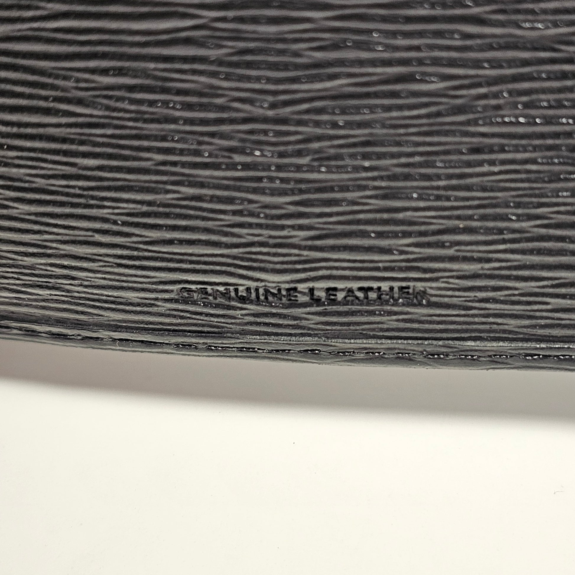 Calvin Klein Men’s Bifold Black Genuine Leather RFID Passcase Wallet 31KA220003 - Wallets