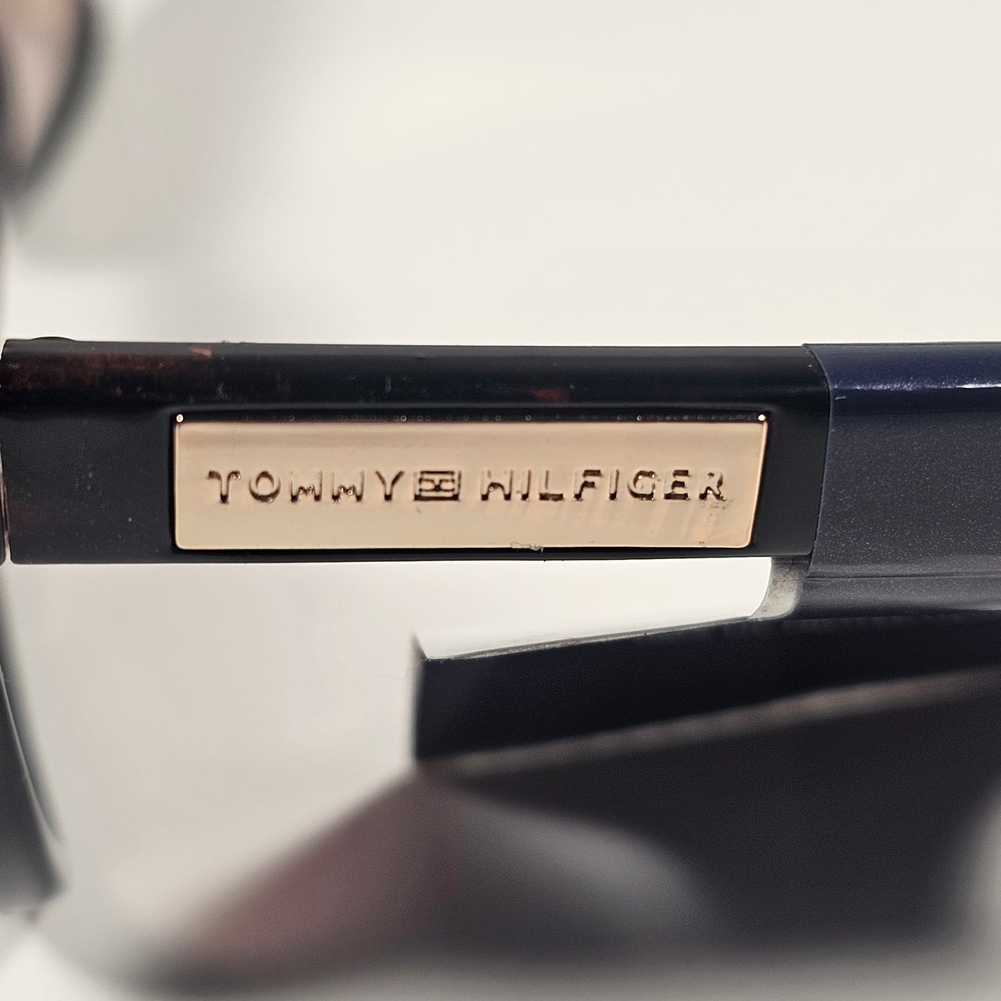 Tommy Hilfiger WP OL670 Oval Sunglasses Brown Tortoise Gold Brown Gradient Lens