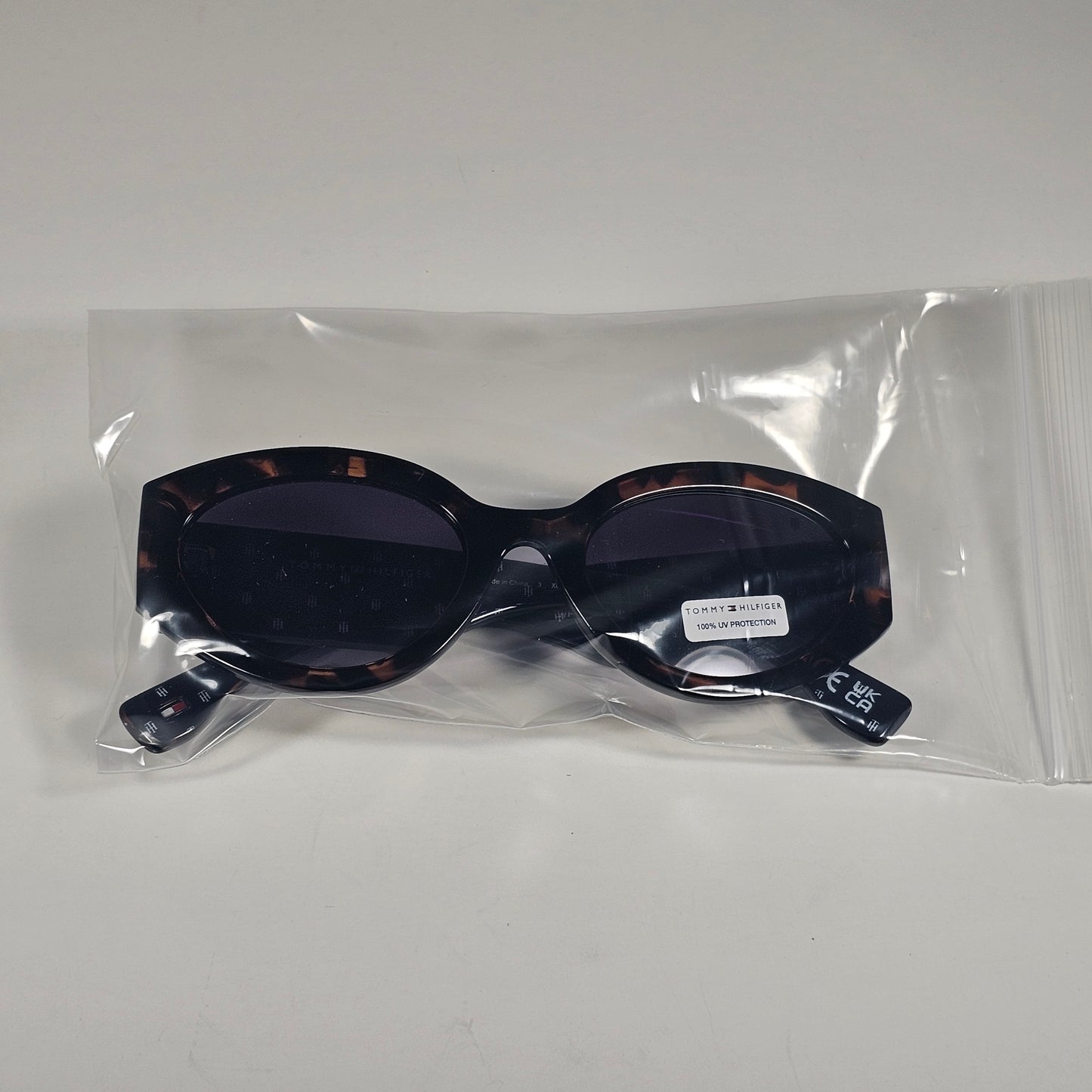 Tommy Hilfiger  WP OL648 Oval Sunglasses Dark Brown Tortoise Frame Gradient Lens