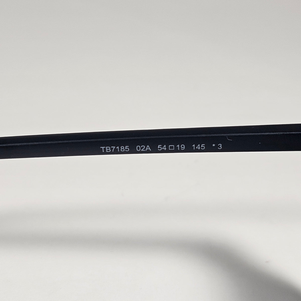 Timberland TB7185 02A Round Keyhole Sunglasses Matte Black Frame Gray Lens 54mm