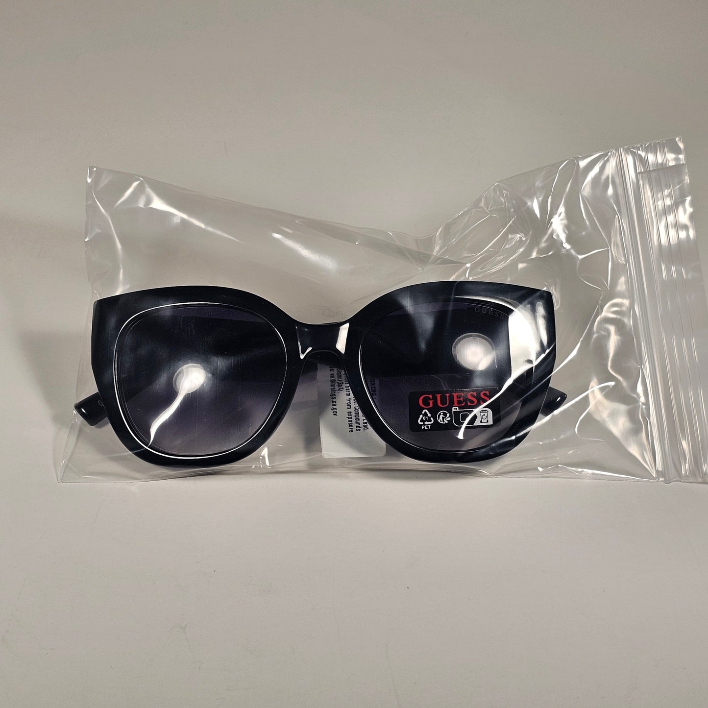 Guess GO00050 01B Cat Eye Sunglasses Shiny Black Frame Smoke Gradient Lens 52mm