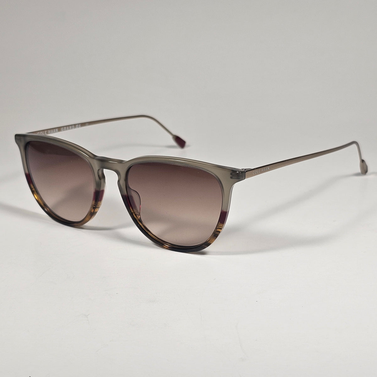Cole Haan CH3001 200 Key Hole Ti-Flex Sunglasses Brown Horn Brown Gradient
