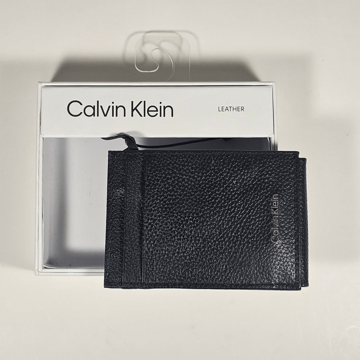 Calvin Klein Men's Bifold Black Leather Magnetic Front Pocket Wallet 31KA160013