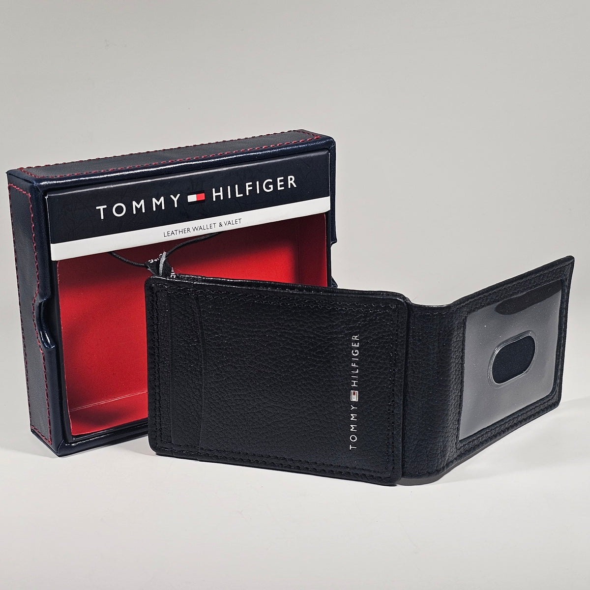Tommy Hilfiger Men's Bifold Black Magnetic Front Pocket Leather Wallet 31HP220142