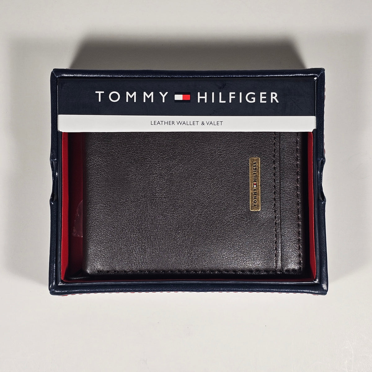 Tommy Hilfiger Men's Bifold Brown Leather Wallet &amp; Valet 31HP130020