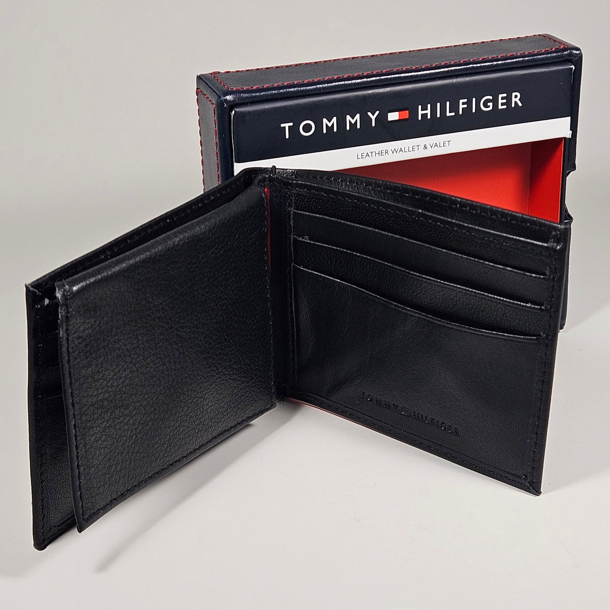 Tommy Hilfiger Mens Bifold Black Leather Wallet And Valet Passcase 31HP220118