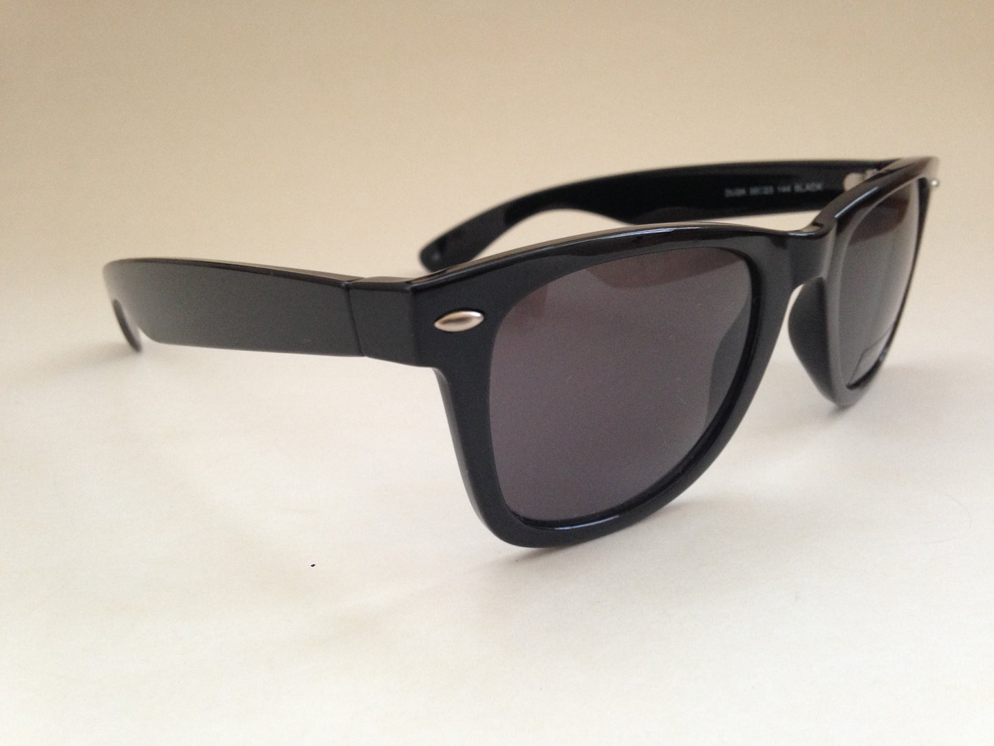 Lucky Brand Dusk Sunglasses Classic Retro Square Frame Shiny Black Frame / Gray Lens