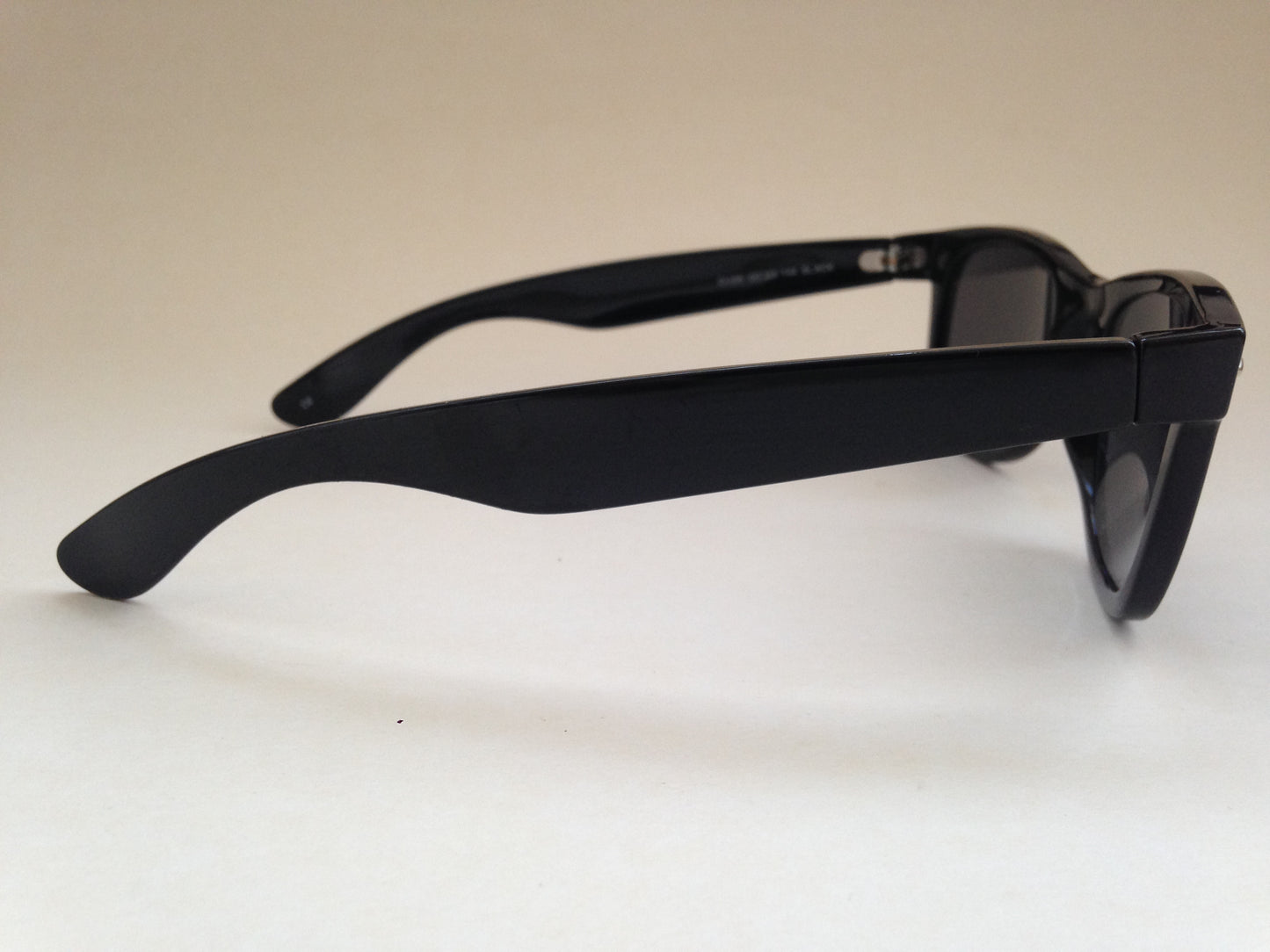 Lucky Brand Dusk Sunglasses Classic Retro Square Frame Shiny Black Frame / Gray Lens