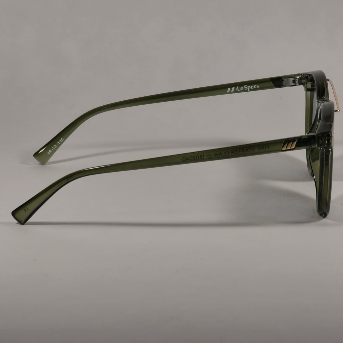 Le Specs Fire Starter Claw Round Sunglasses Green Khaki Frame Green Gray Lens LSP1902040 - Sunglasses