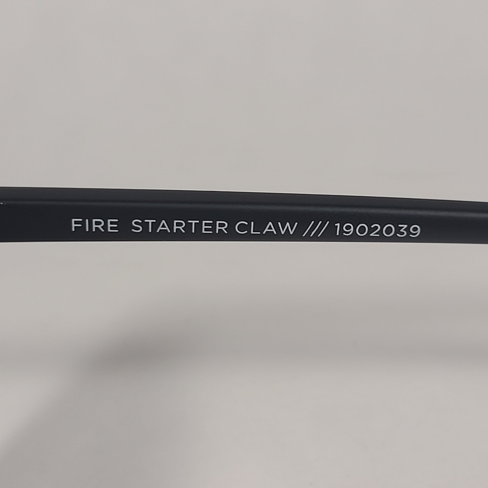 Le Specs Fire Starter Claw Round Sunglasses Matte Black Frame Gray Tinted Lens LSP1902039 - Sunglasses