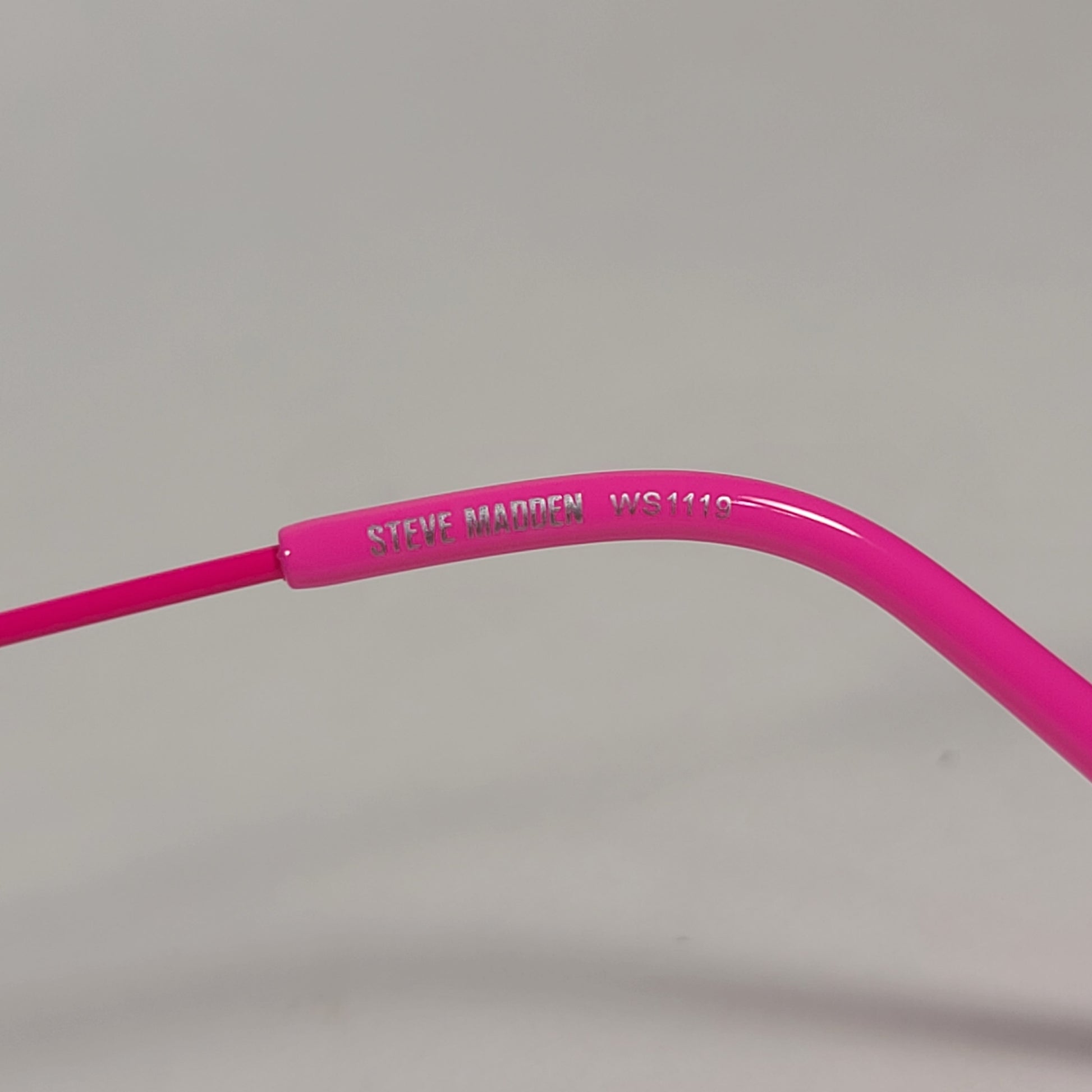 Steve Madden Women’s Aviator Sunglasses Multi Color Mirror SM492201 NEON PINK - Sunglasses