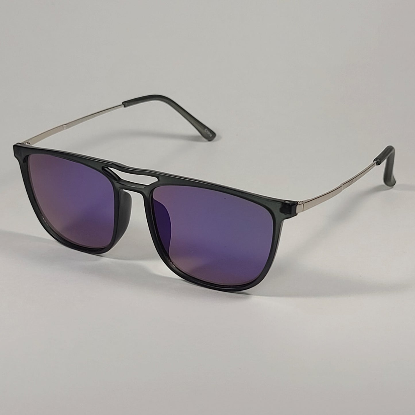 Vince Camuto VM620 GY Rectangle Sunglasses Gray Frame Blue Violet Flash Lens - Sunglasses
