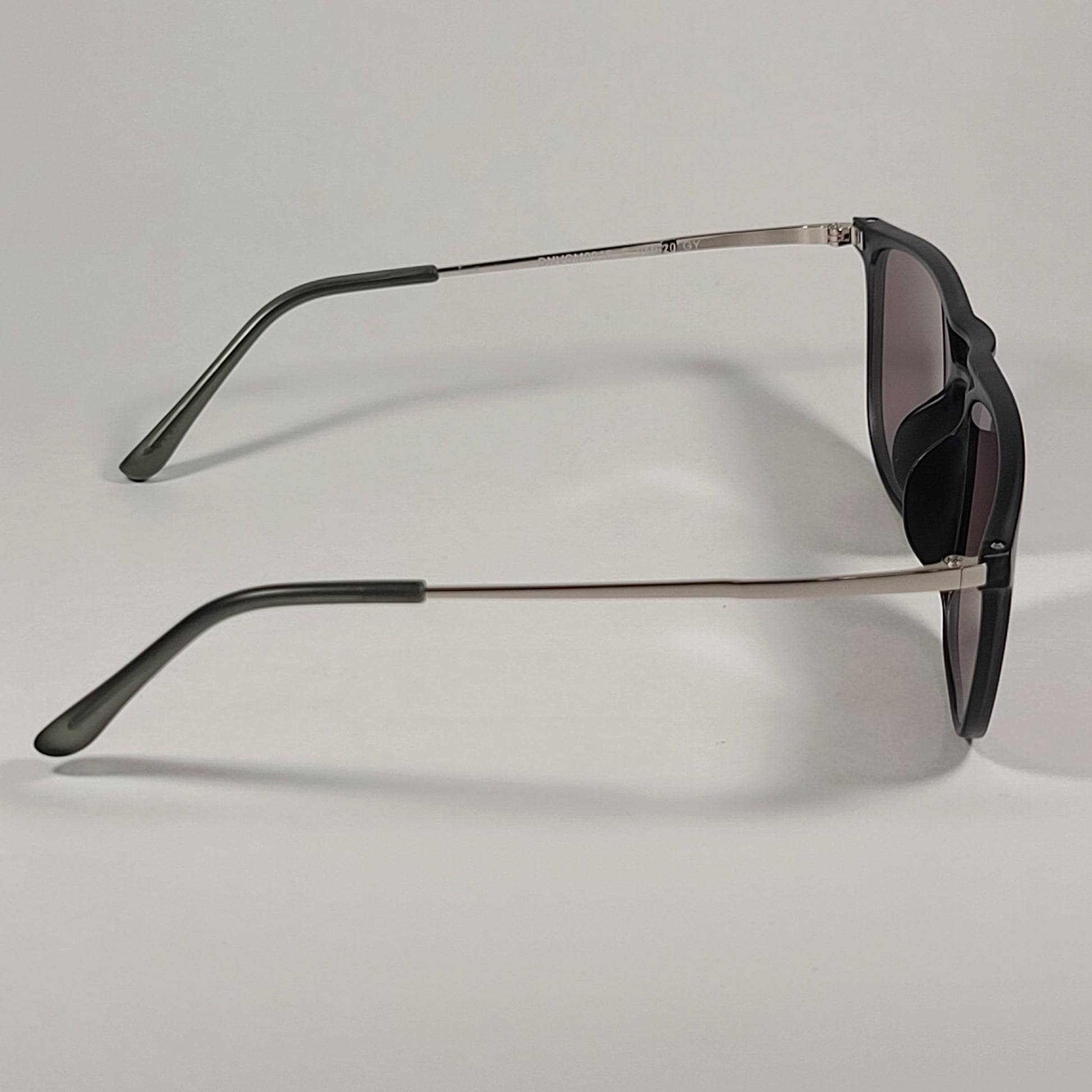 Vince Camuto VM620 GY Rectangle Sunglasses Gray Frame Blue Violet Flash Lens - Sunglasses