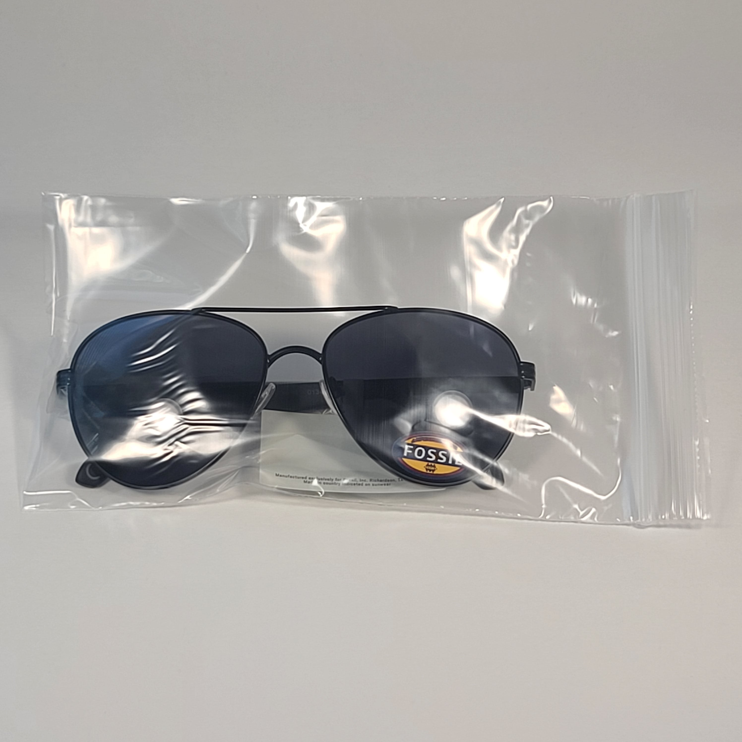 Fossil FM146 Men s Aviator Sunglasses Matte Black Frame Solid Gray Lens