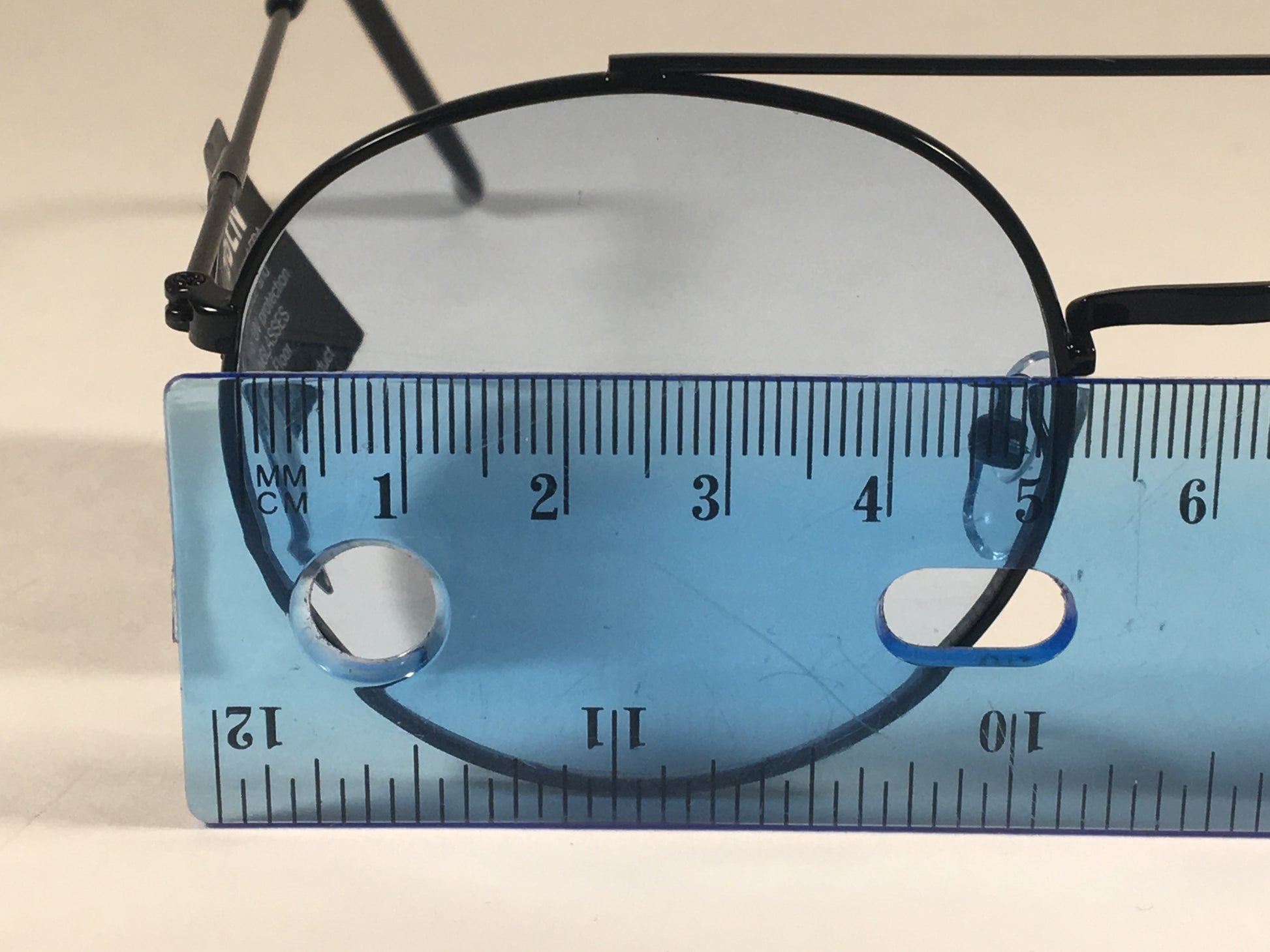 Steve Madden Round Sunglasses Black Metal Frame Light Blue Lens Sm485102 Bkbl - Sunglasses