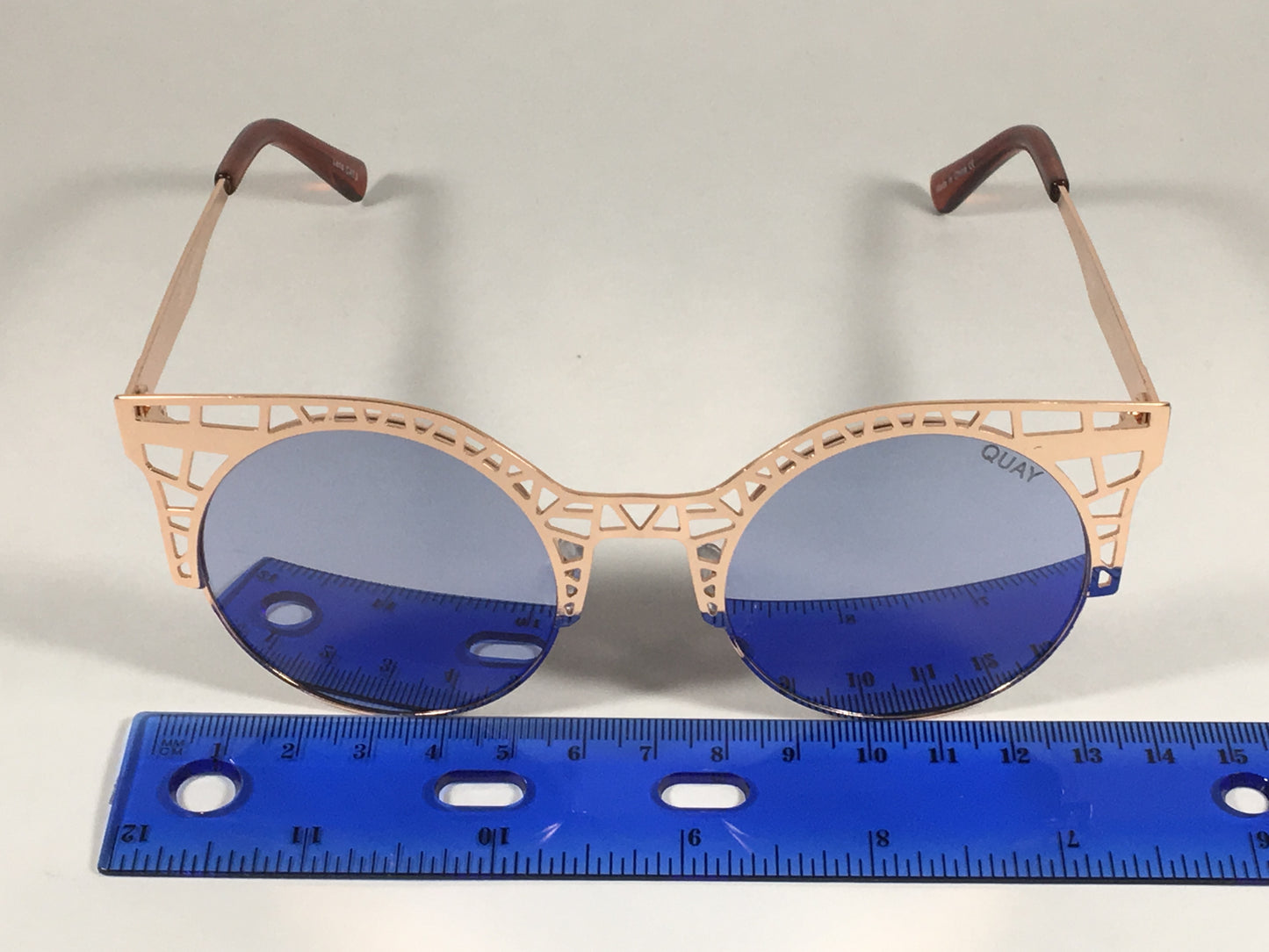 Quay Australia Fleur Sunglasses Round Cat Eye Rose Gold Quay Australia Fleur Sunglasses Round Cat Eye Rose Gold