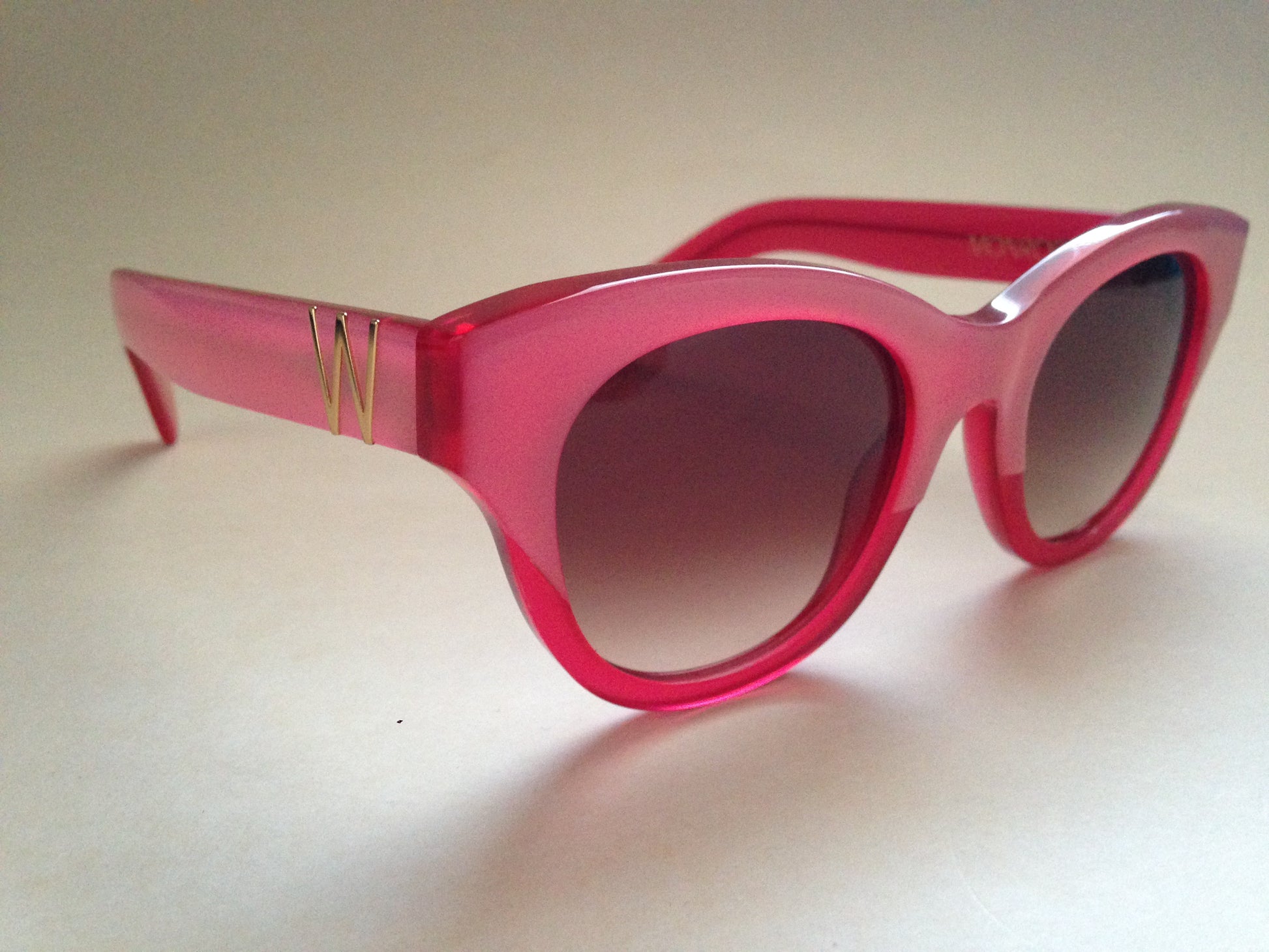 Wildfox Monroe Celebrity Style Sunglasses Quartz Red Pink Frame Brown Gradient Lens - Sunglasses