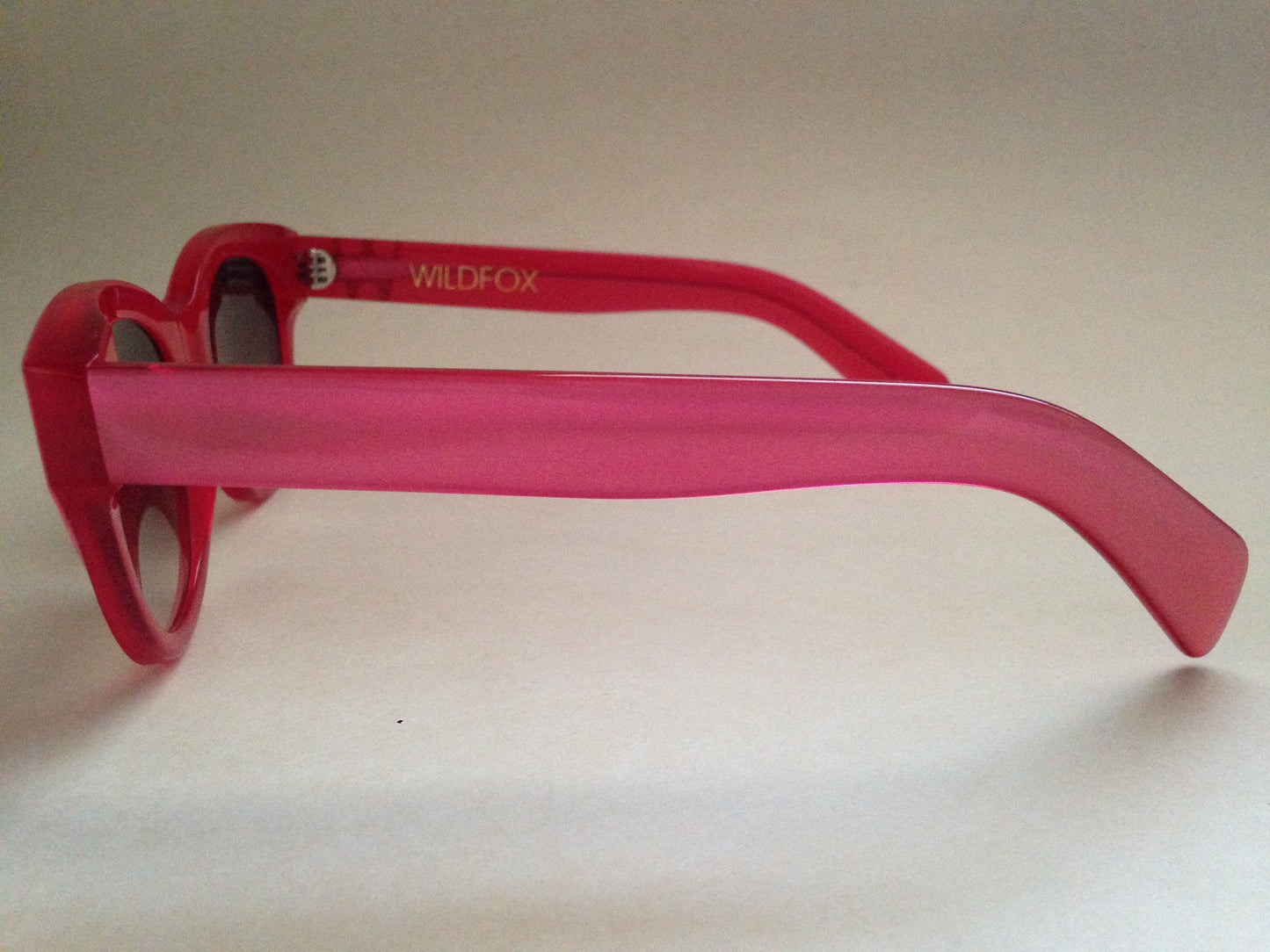 Wildfox Monroe Celebrity Style Sunglasses Quartz Red Pink Frame Brown Gradient Lens - Sunglasses