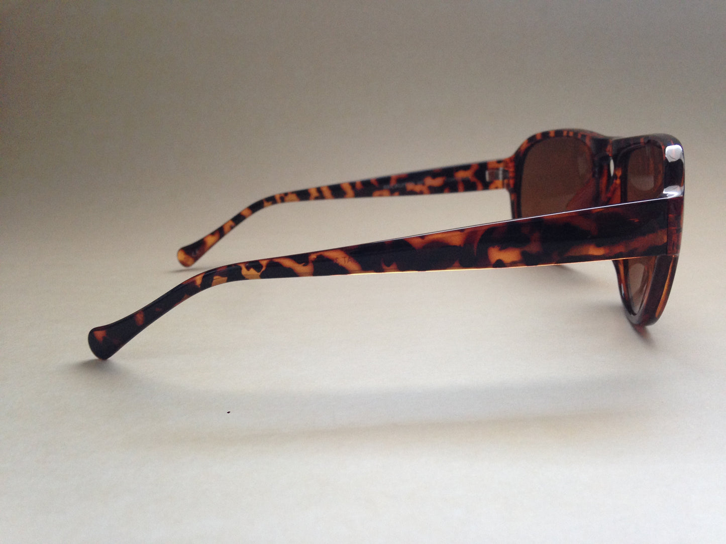 Lucky Brand Mens Recruiter Aviator Sunglasses Retro Keyhole Brown Tortoise 57 - Sunglasses
