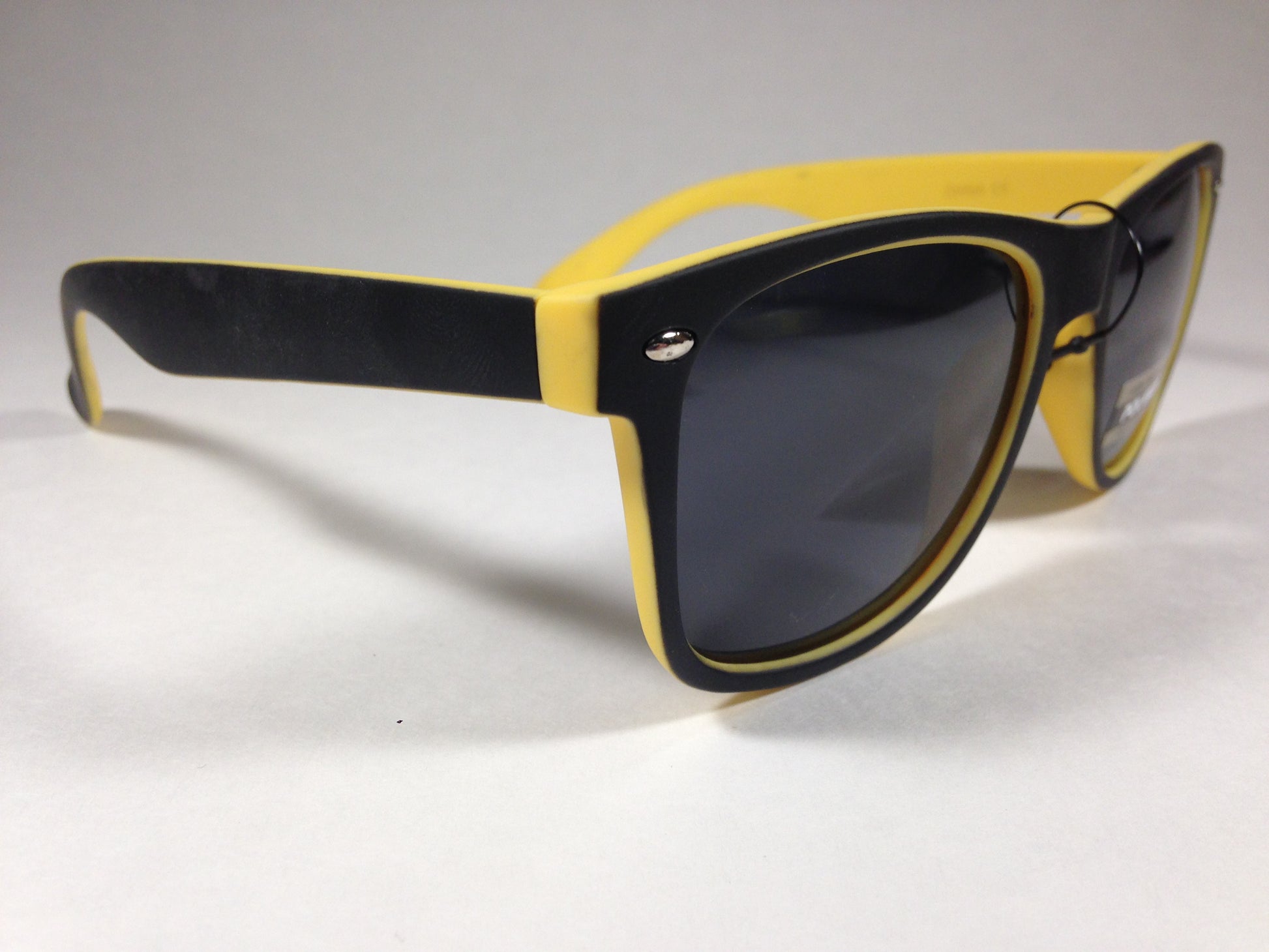 Hd Polarized Sunglasses Pz-Wf04-2Tst Two Tone Wf Man Girl Multiple Color Matte Rubber Finish - Sunglasses