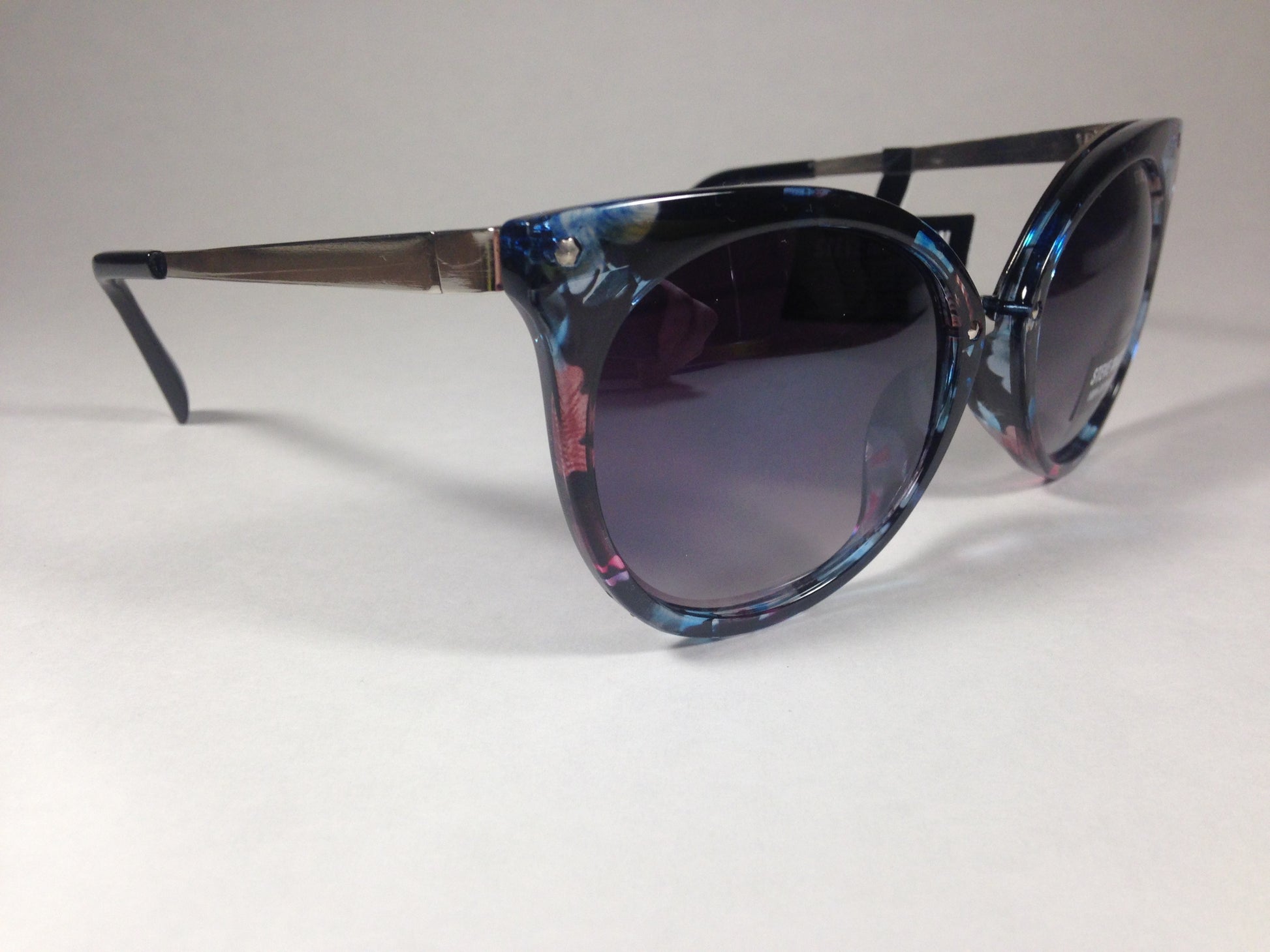 Steve Madden Cat Eye Sunglasses Flowers Smoke Gradient Lens Silver Metal Sm865127 Floral - Sunglasses
